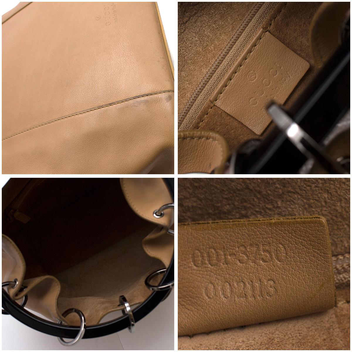 Gucci hoop-handle leather bucket bag In Good Condition In London, GB