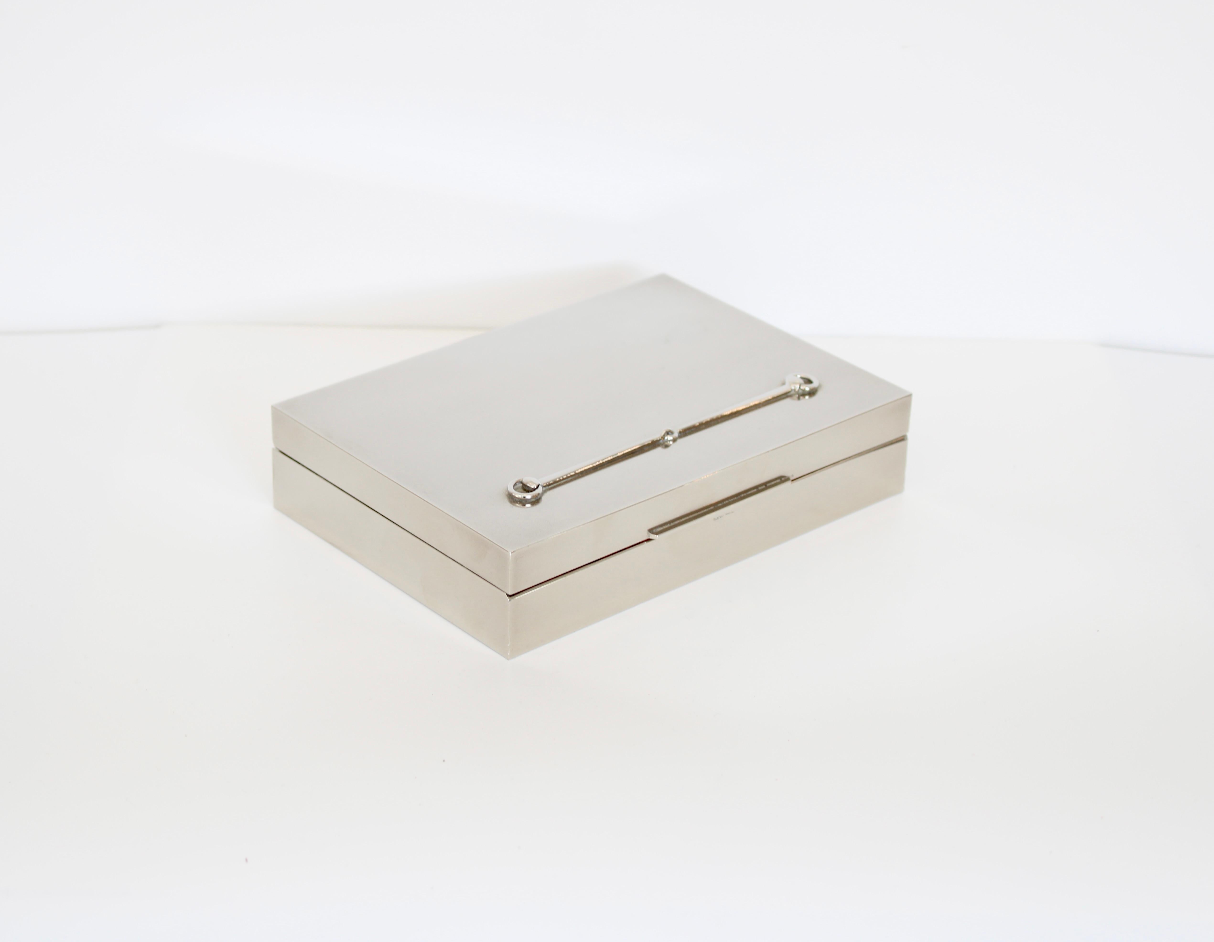 Italiano Gucci Horse Bit Scatola in argento foderata in raso firmata Gucci Made in Italy in vendita