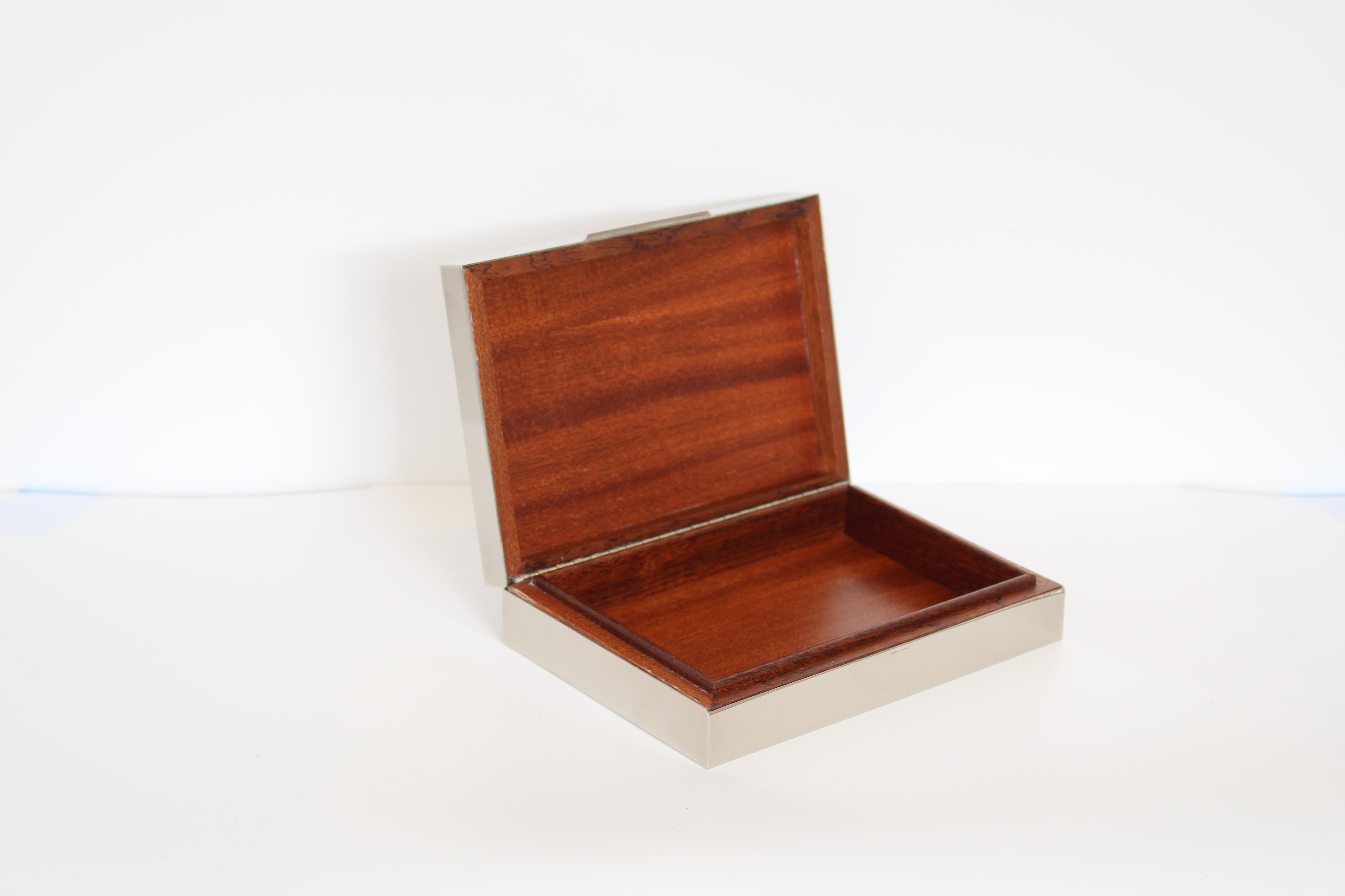 Gucci Horse Bit Scatola in argento foderata in raso firmata Gucci Made in Italy In condizioni ottime in vendita a Chicago, IL