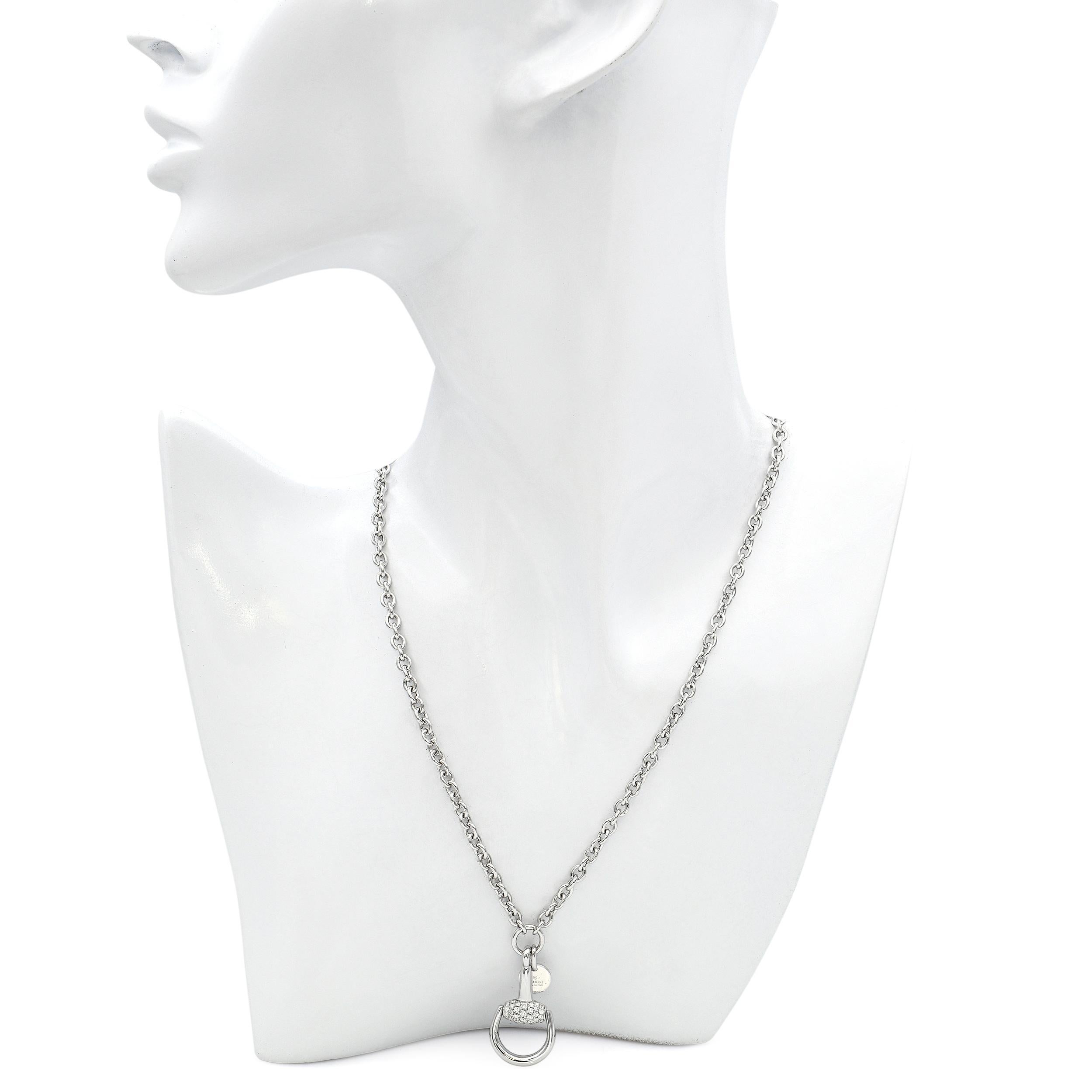 Contemporain Collier Gucci en or blanc 18k avec diamants et mors de cheval en vente