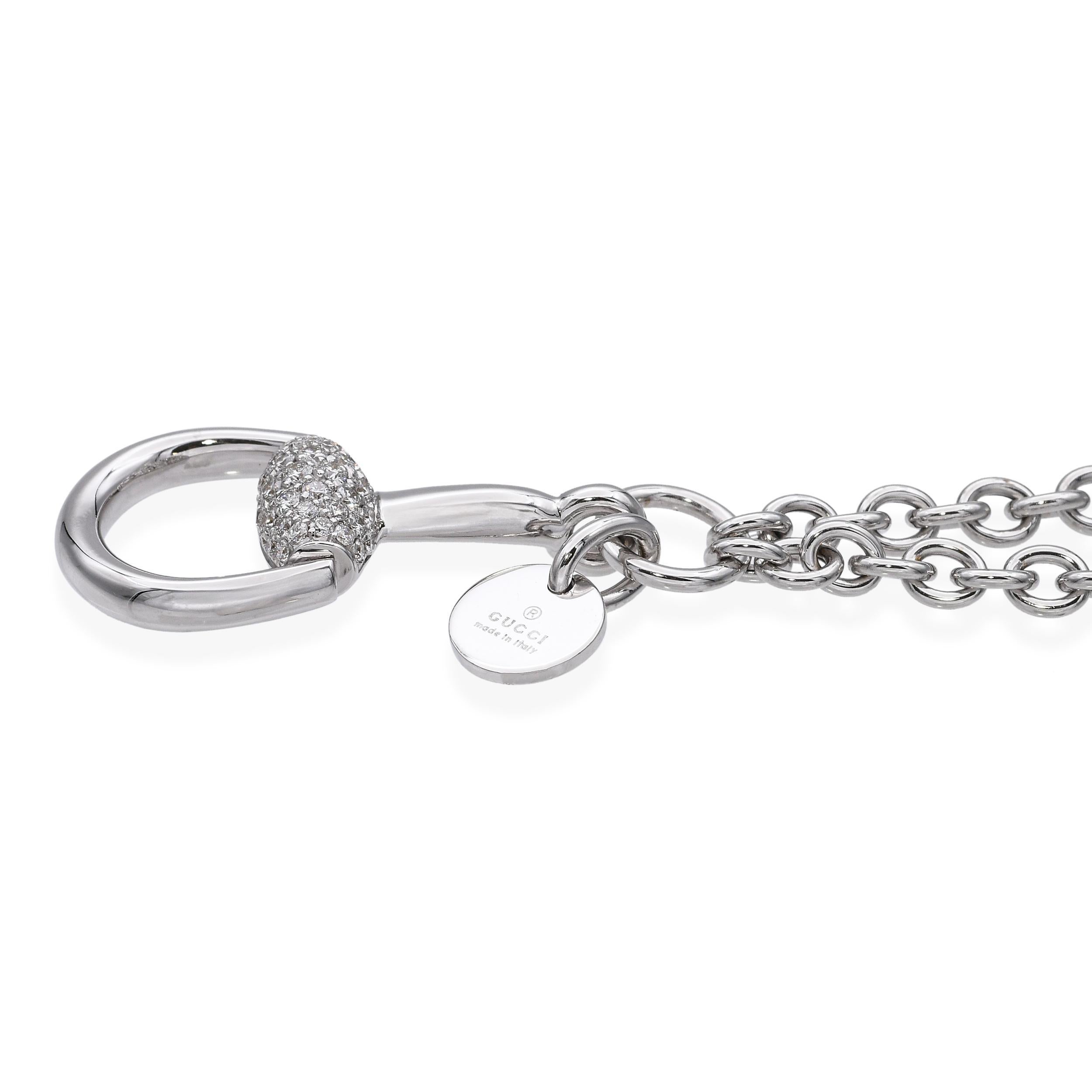 Collier Gucci en or blanc 18k avec diamants et mors de cheval Unisexe en vente
