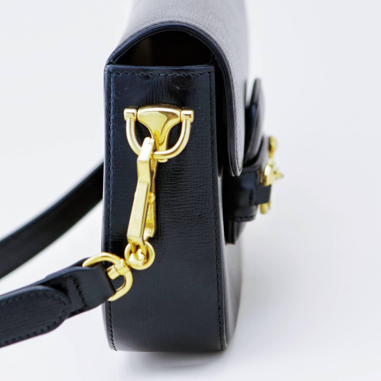 da uomo o donna Gucci Horsebit 1955 Borsa piccola in pelle nera Crossbody in vendita