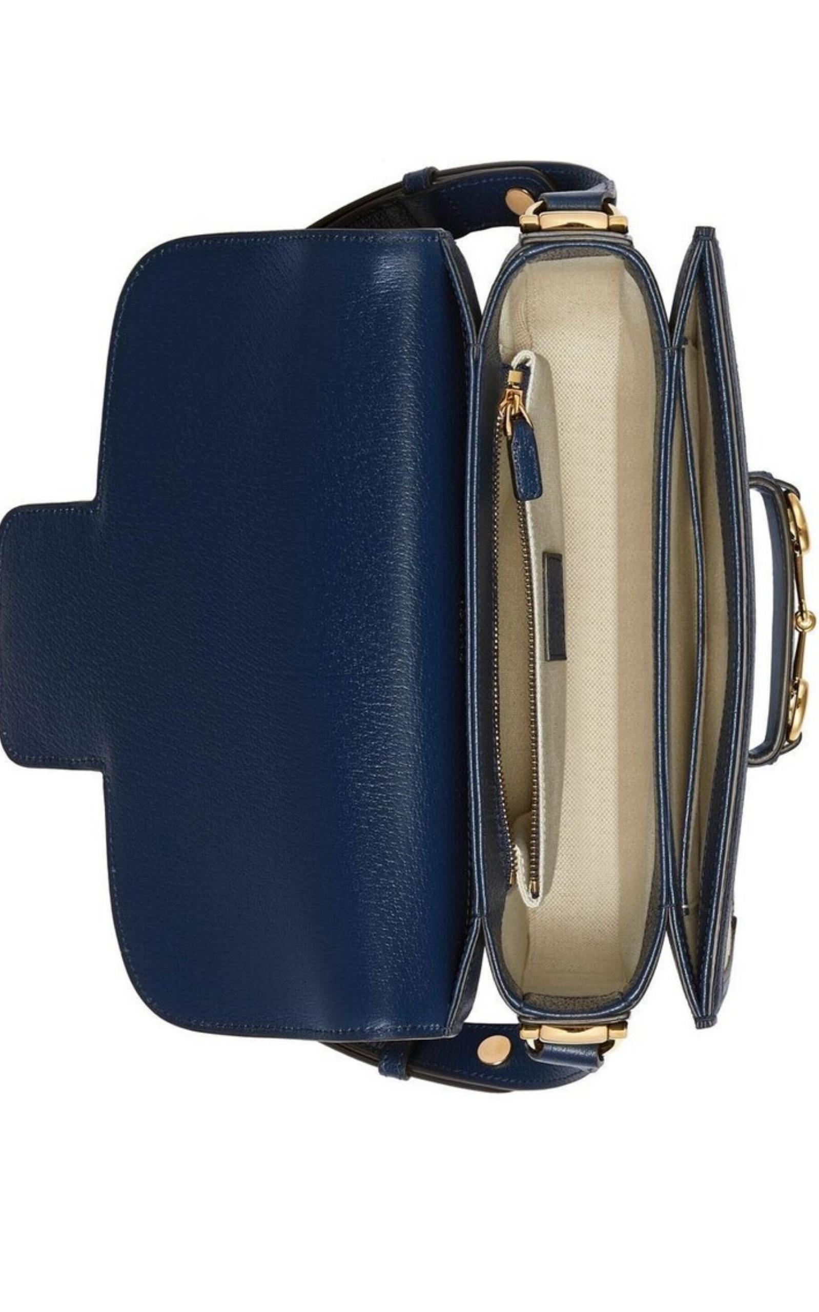 Gucci Horsebit 1955 Blue Raffia Shoulder Bag In New Condition For Sale In Brossard, QC