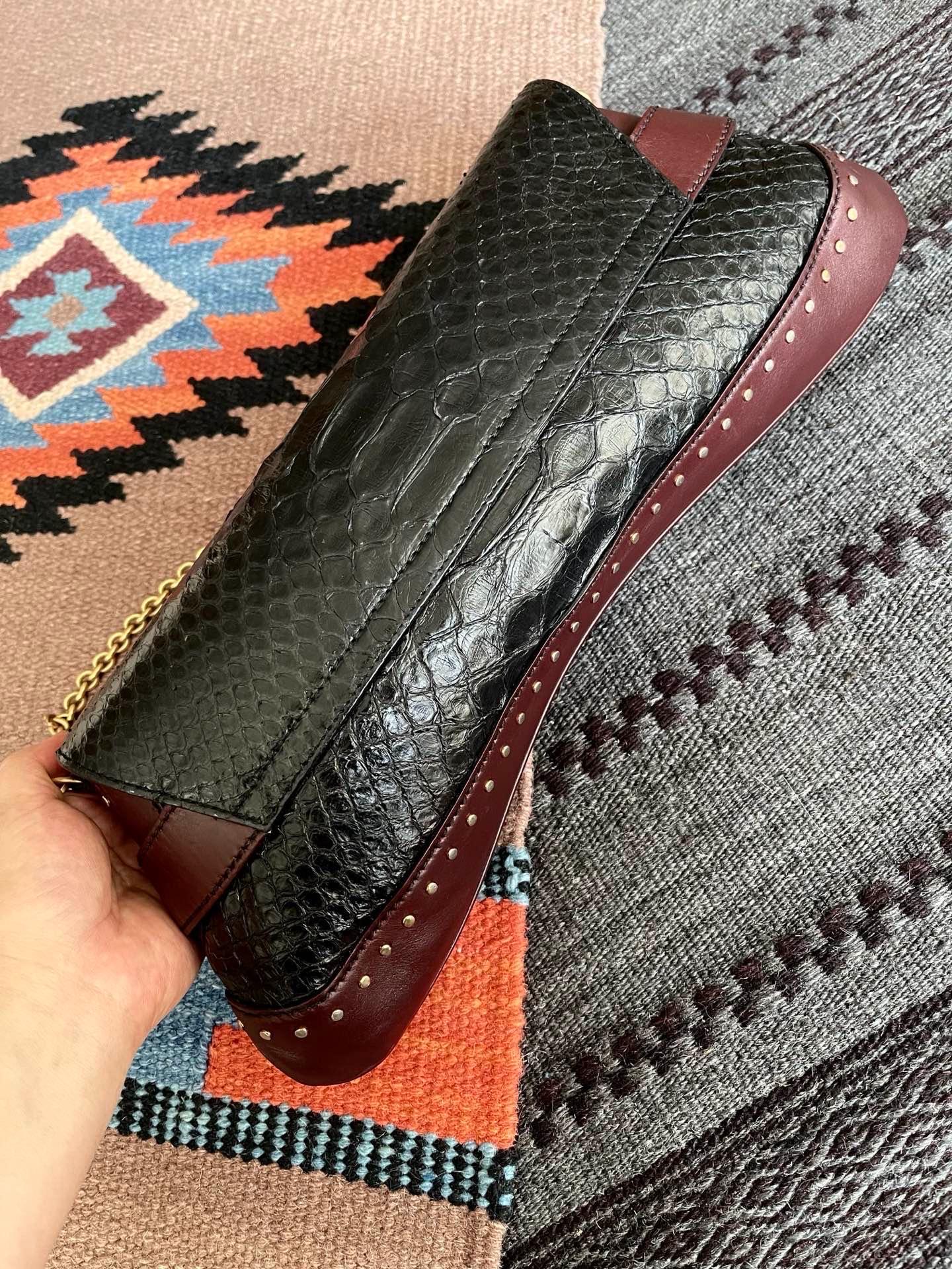 Gucci Horsebit 1955 Chain Bag Black and Burgundy Leather Large Shoulder Bag For Sale 5