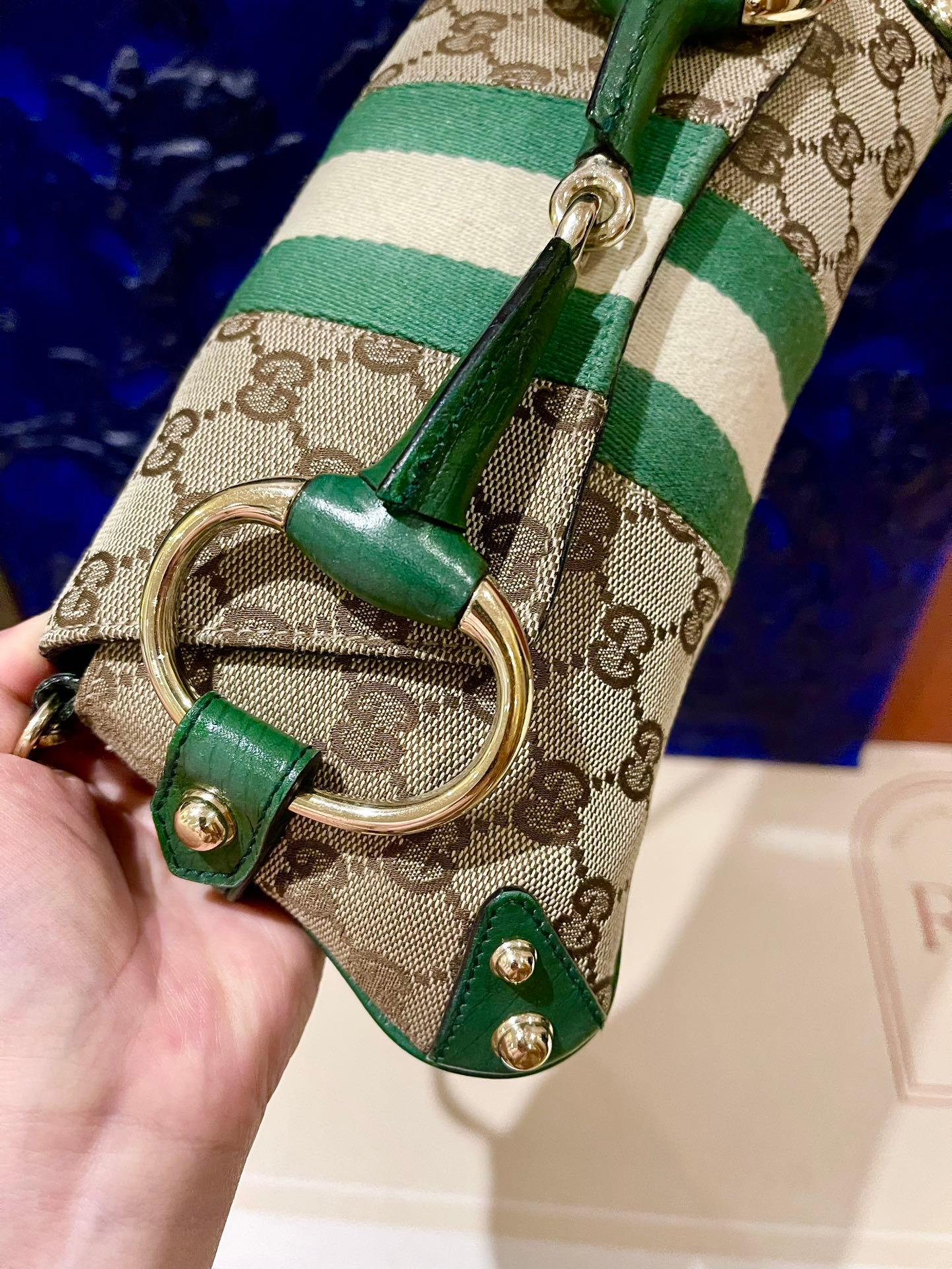 Bolso Gucci Horsebit 1955 Cadena Gucci Monograma Piel Verde y Tachuelas Doradas en Bueno Estado en AUBERVILLIERS, FR
