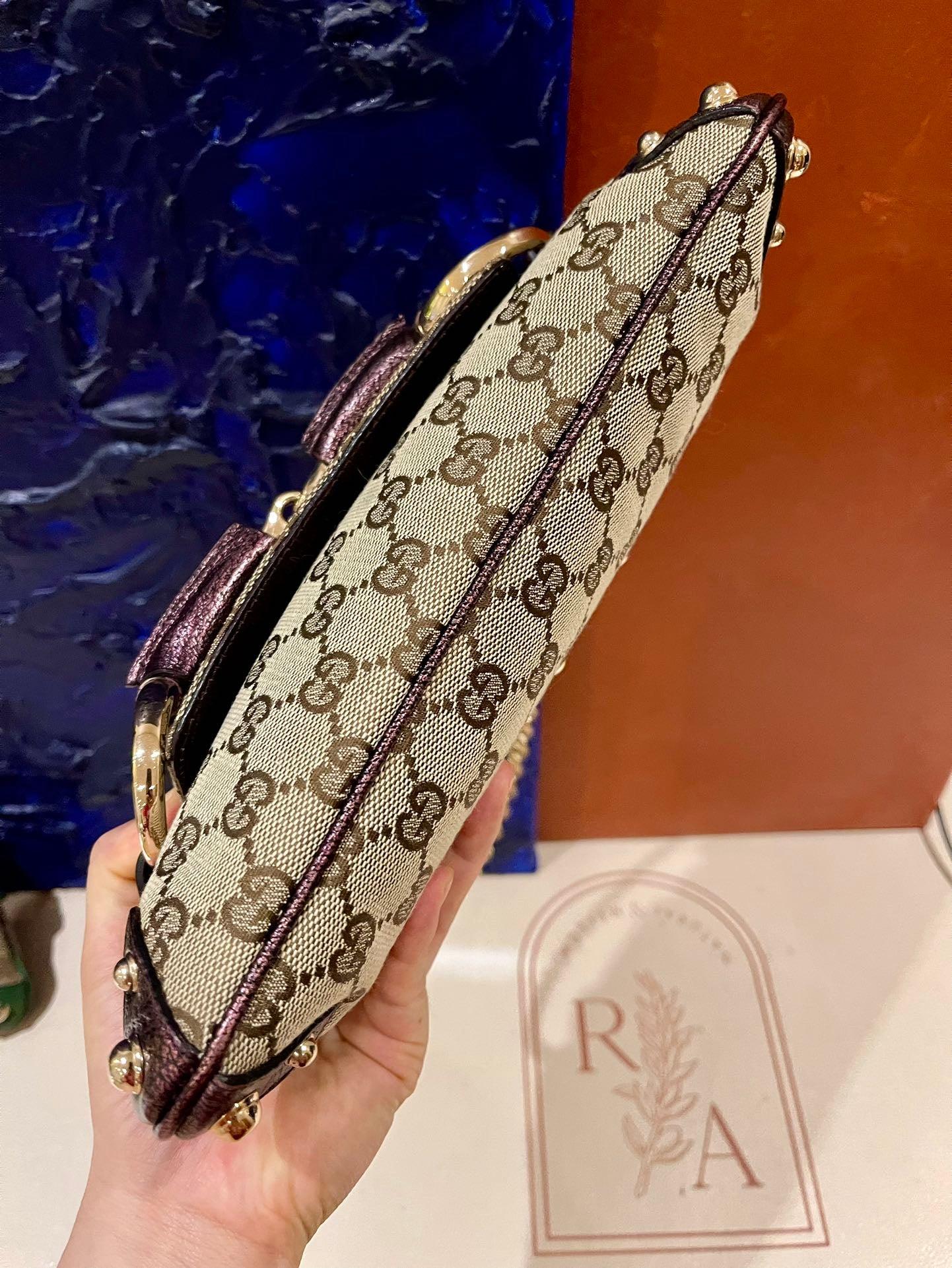 Gucci Horsebit 1955 - Sac à chaîne Monogram en cuir violet irisé et clous dorés 1