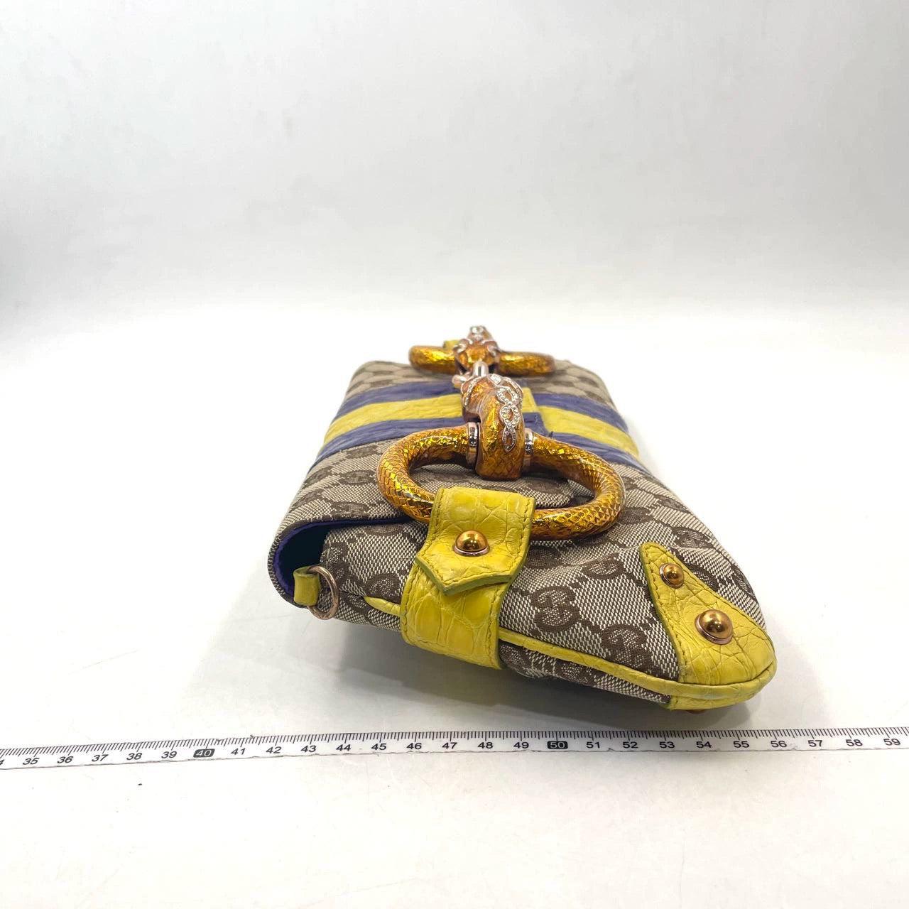Gucci Horsebit 1955 Chain bag with embellished snake head buckle In Good Condition In AUBERVILLIERS, FR