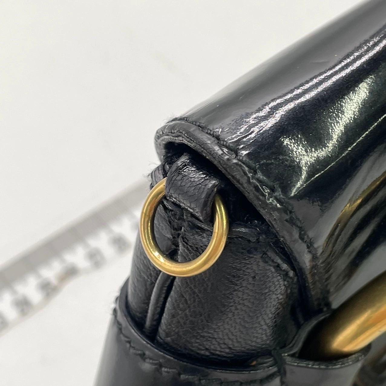 Gucci 1955 Horsebit Chain Large Black Leather and Patent Leather Shoulder Bag en vente 7