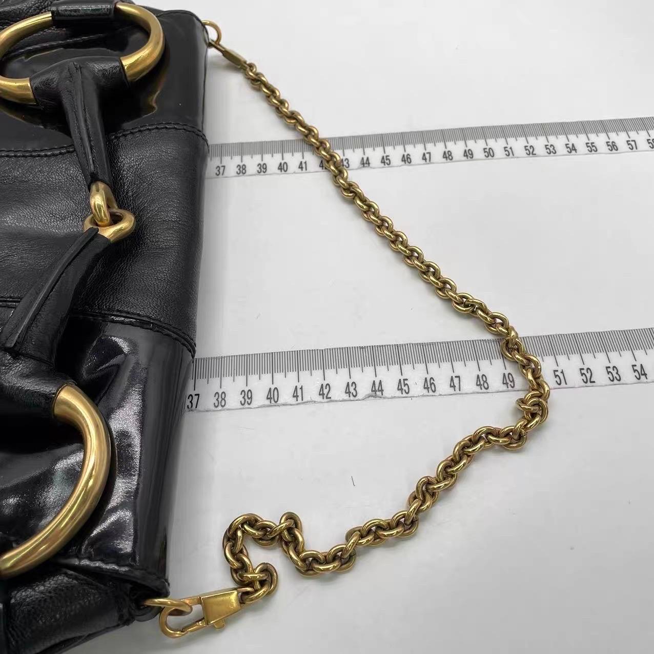 Gucci 1955 Horsebit Chain Large Black Leather and Patent Leather Shoulder Bag en vente 14