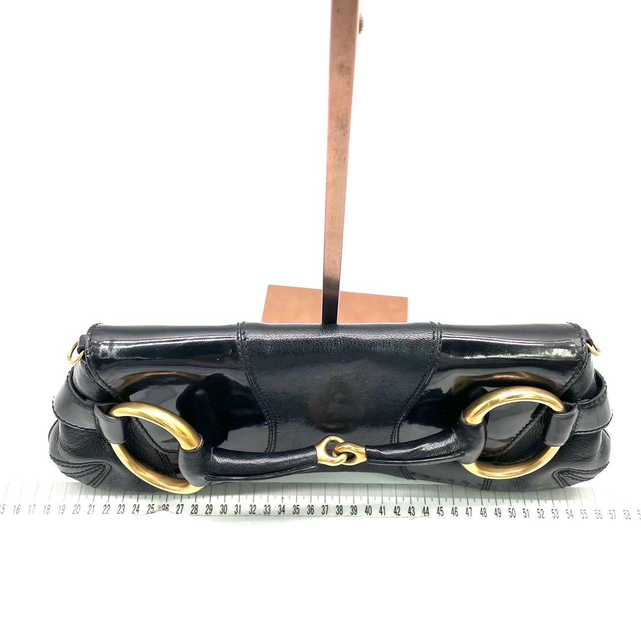 Gucci 1955 Horsebit Chain Large Black Leather and Patent Leather Shoulder Bag Bon état - En vente à AUBERVILLIERS, FR