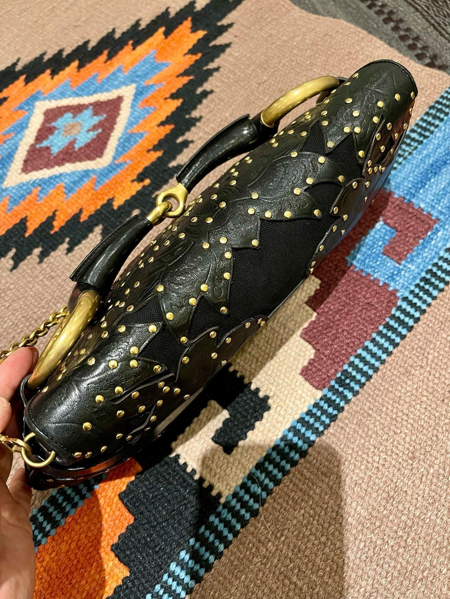 Gucci Horsebit 1955 Chain Shoulder bag Large Black Embossed Leather & Gold Studs For Sale 1