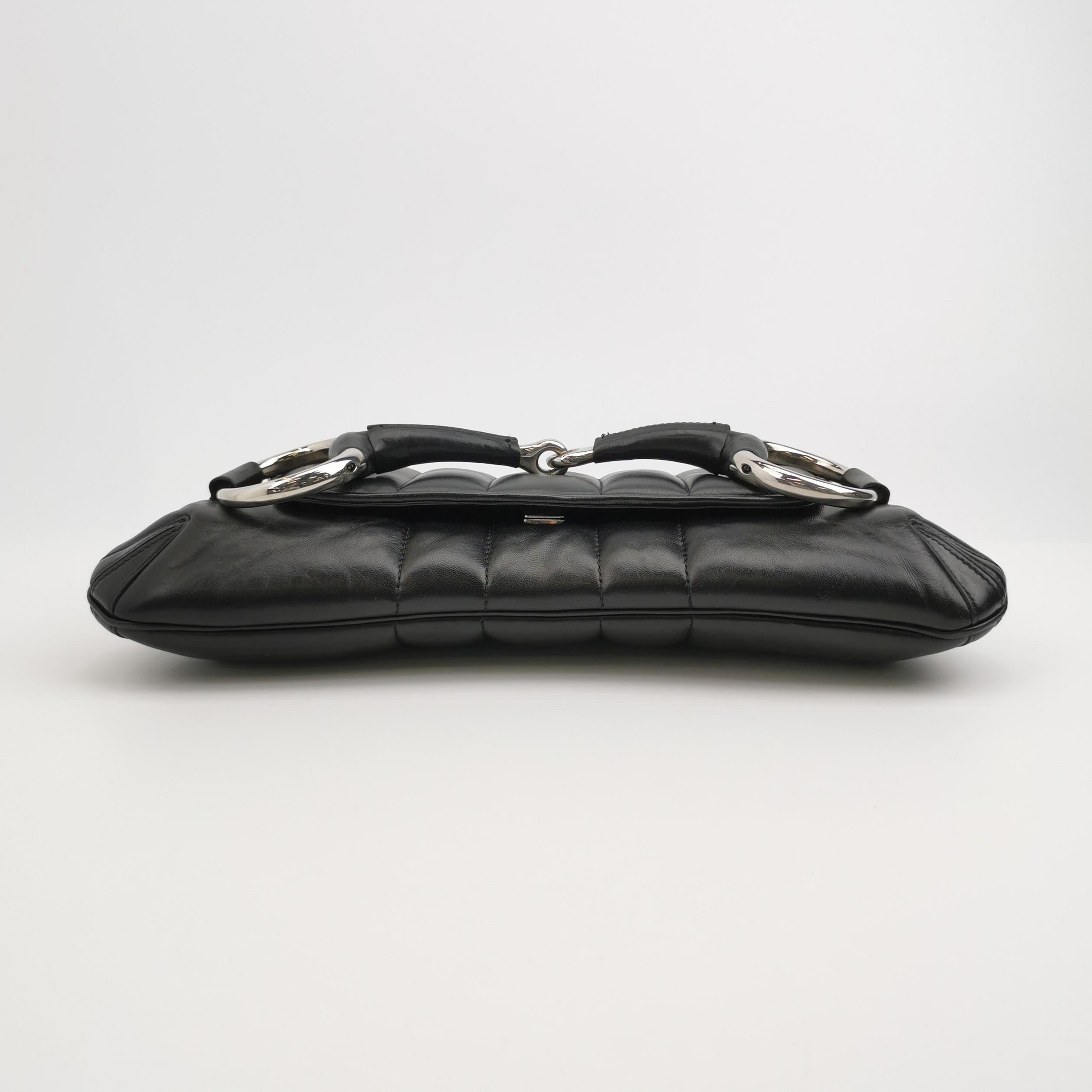 Gucci Horsebit 1955 Borsa a tracolla a catena grande in pelle nera pad S23 In condizioni buone in vendita a AUBERVILLIERS, FR