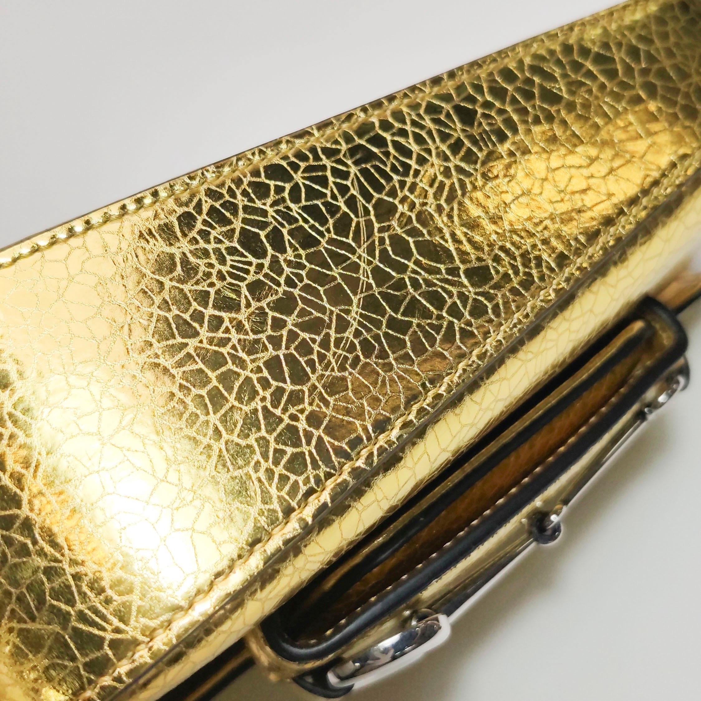 Sac à bandoulière en cuir craquelé Gucci 1955 Gold Metallic en vente 6