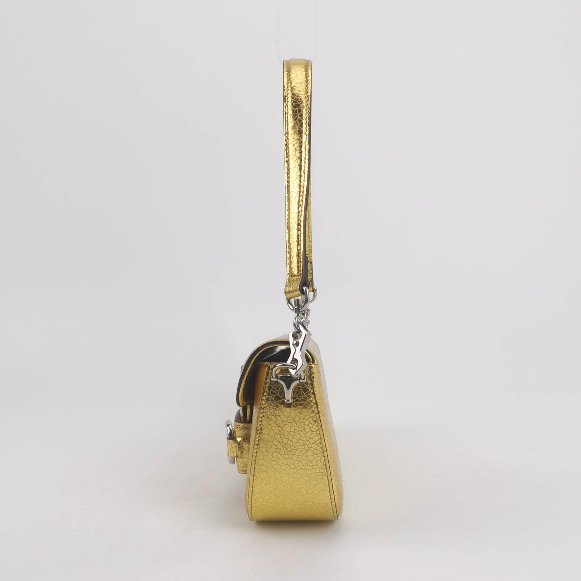 Marron Sac à bandoulière en cuir craquelé Gucci 1955 Gold Metallic en vente