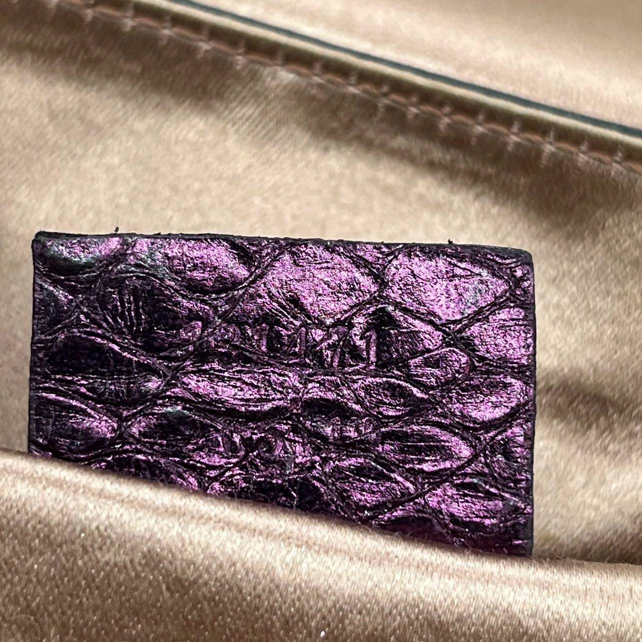 Gucci Horsebit 1955 Bolso de hombro grande de piel de lagarto púrpura metalizada 11
