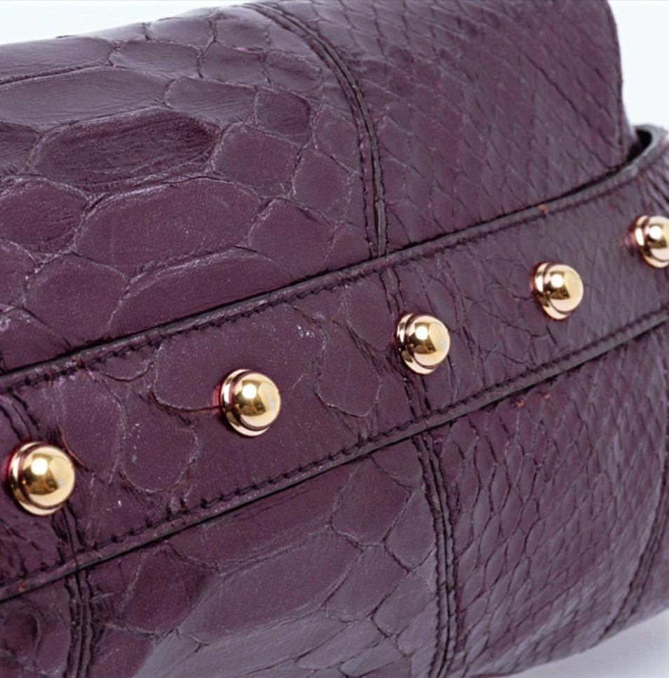 Gucci Horsebit 1955 Bolso de hombro grande de piel de lagarto púrpura metalizada 5