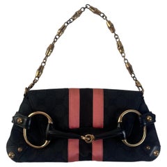 Petit sac à bandoulière Gucci Horsebit 1955 en toile noire avec motif Web rose