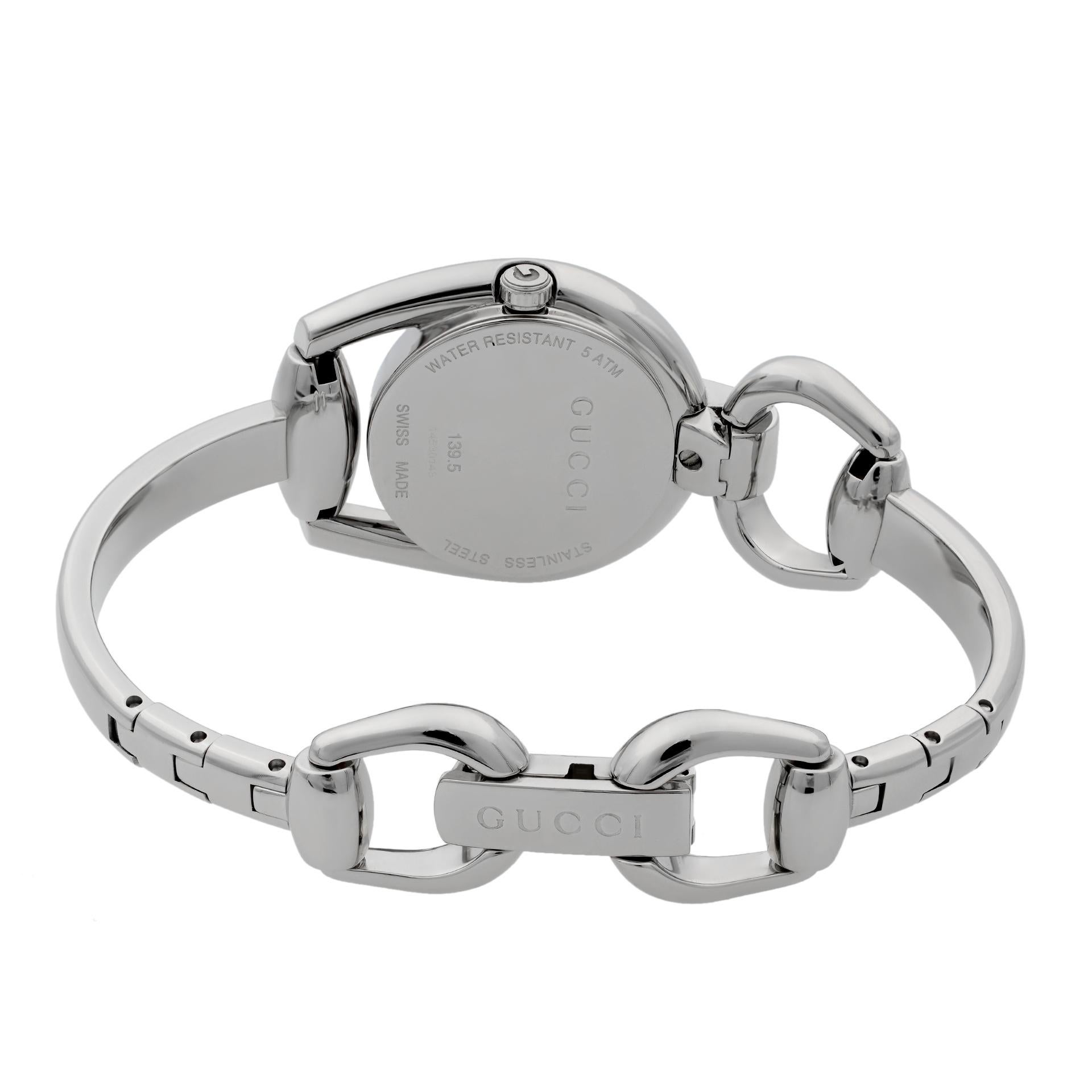 Damenu Quarz-Quarz-Uhr YA139506 aus Stahl mit weiem Diamant-Zifferblatt im Angebot 2