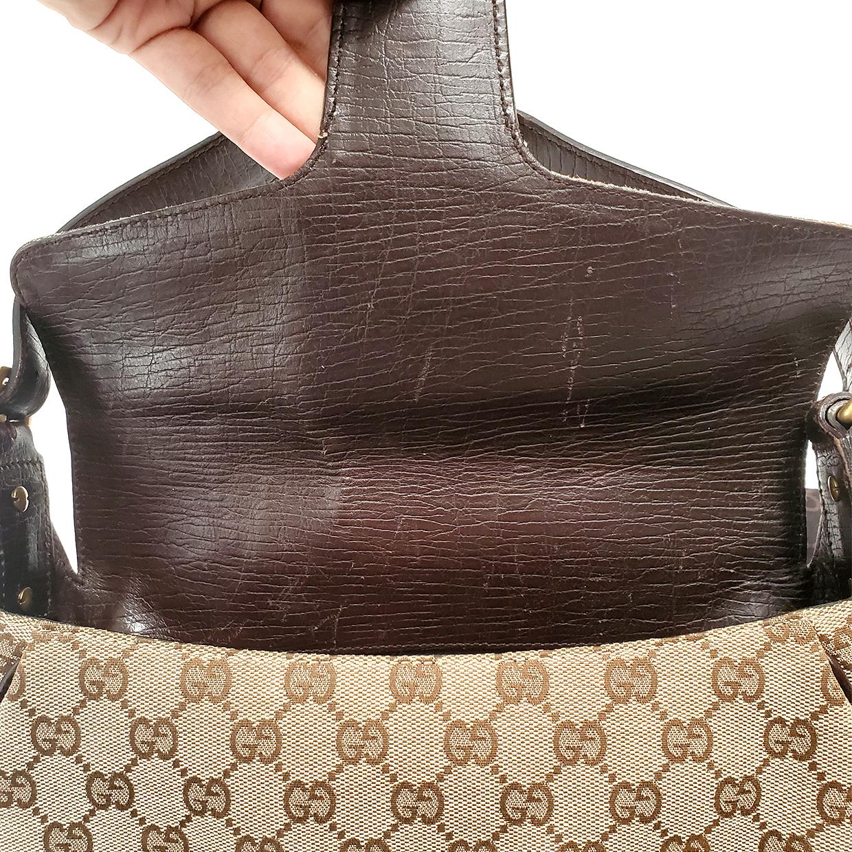 Gucci Horsebit Chain Brown GG Canvas Shoulder Bag In Excellent Condition In Columbia, MO