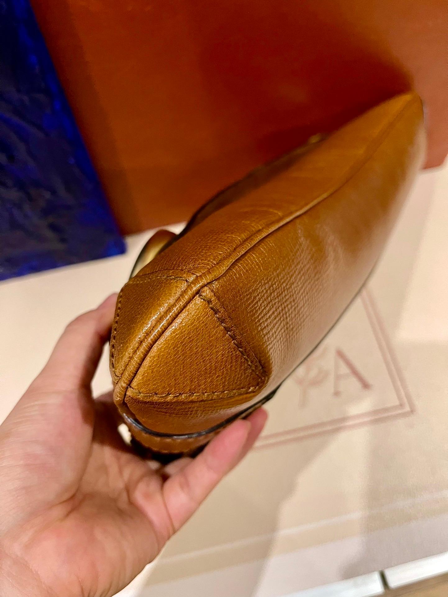 Gucci Horsebit Chain Shoulder Bag Large Tan Brown Leather For Sale 2