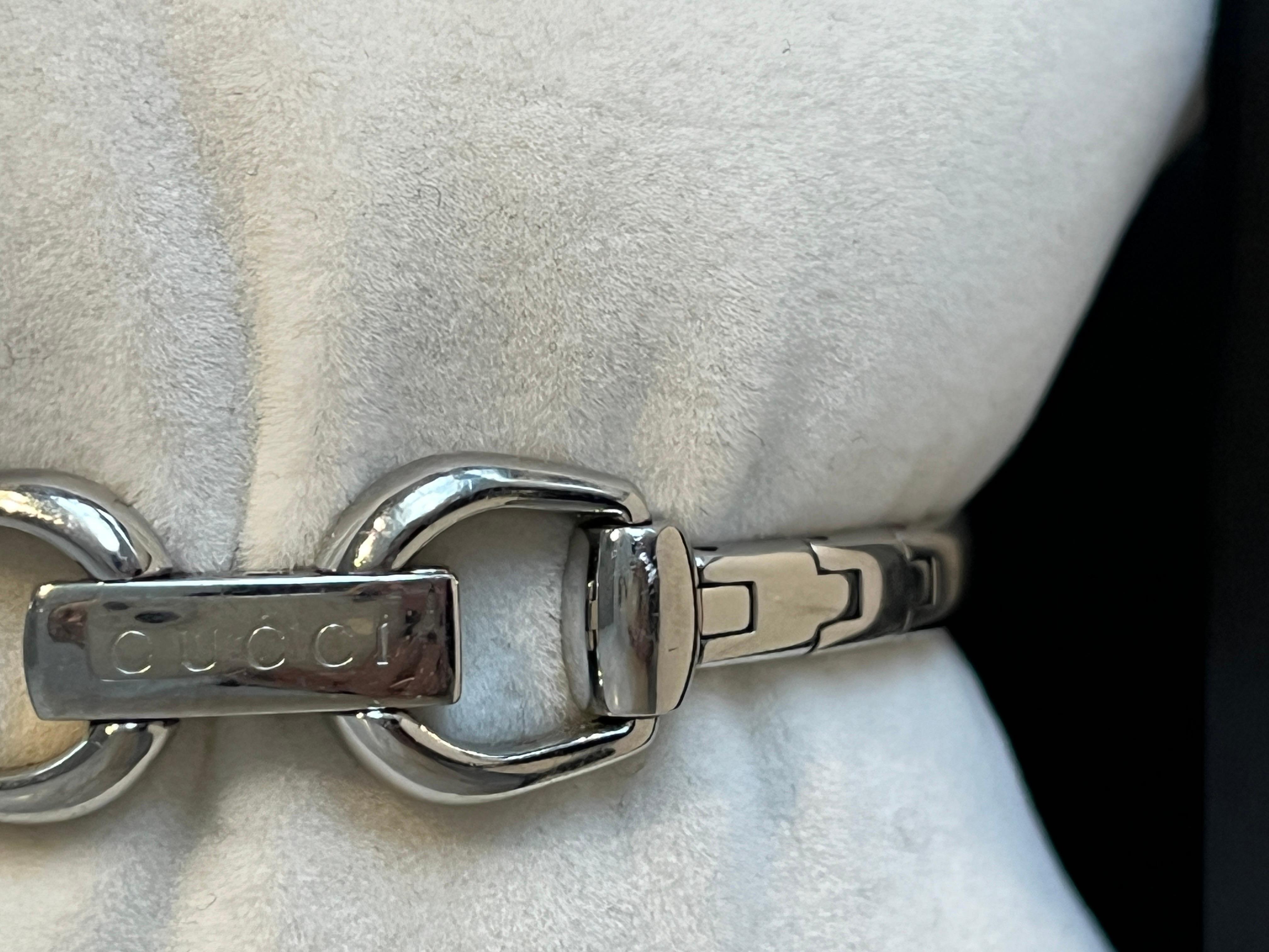 Gucci Montre pour femme 