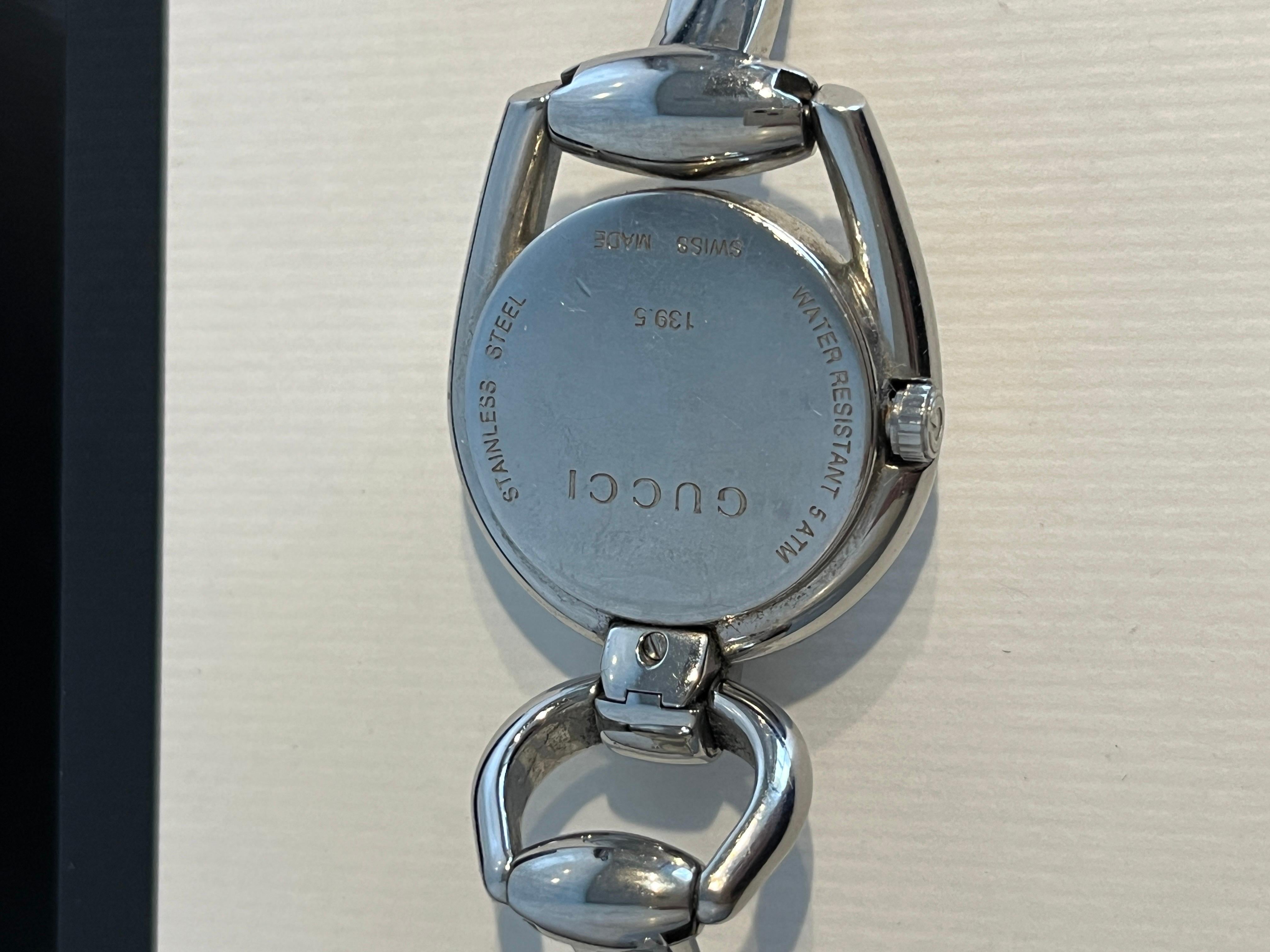 Gucci Montre pour femme 