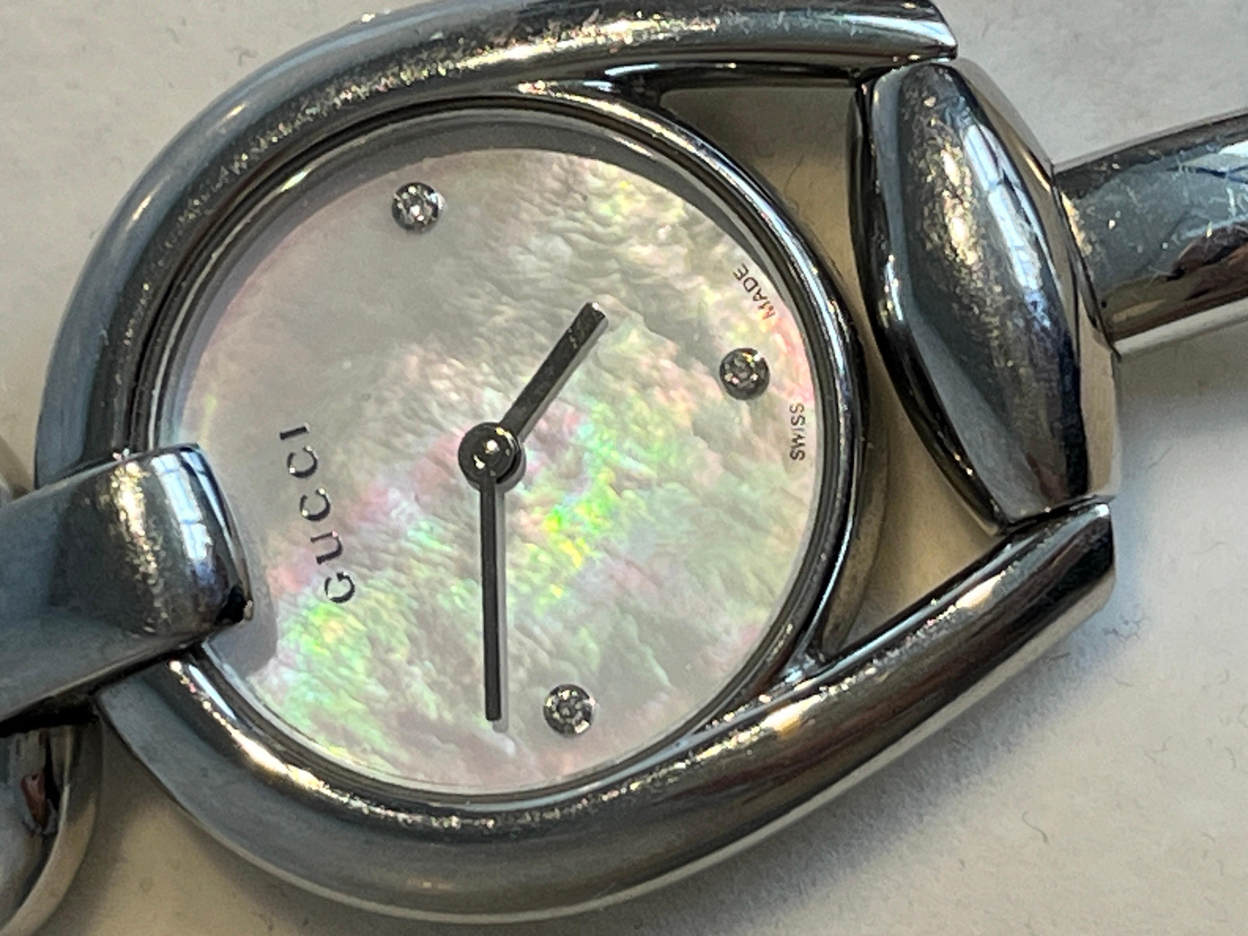 Gucci Montre pour femme 