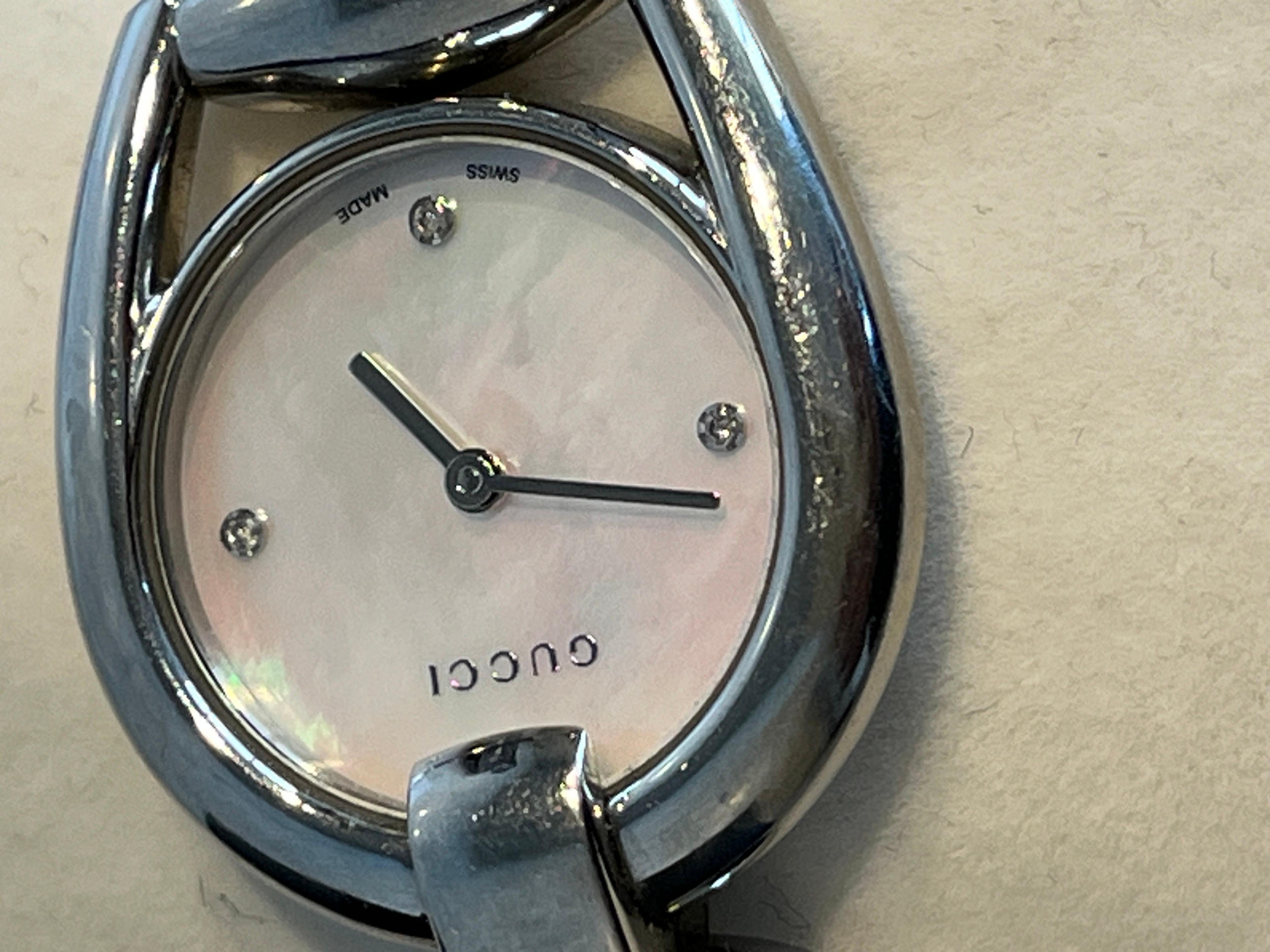 Gucci Montre pour femme 