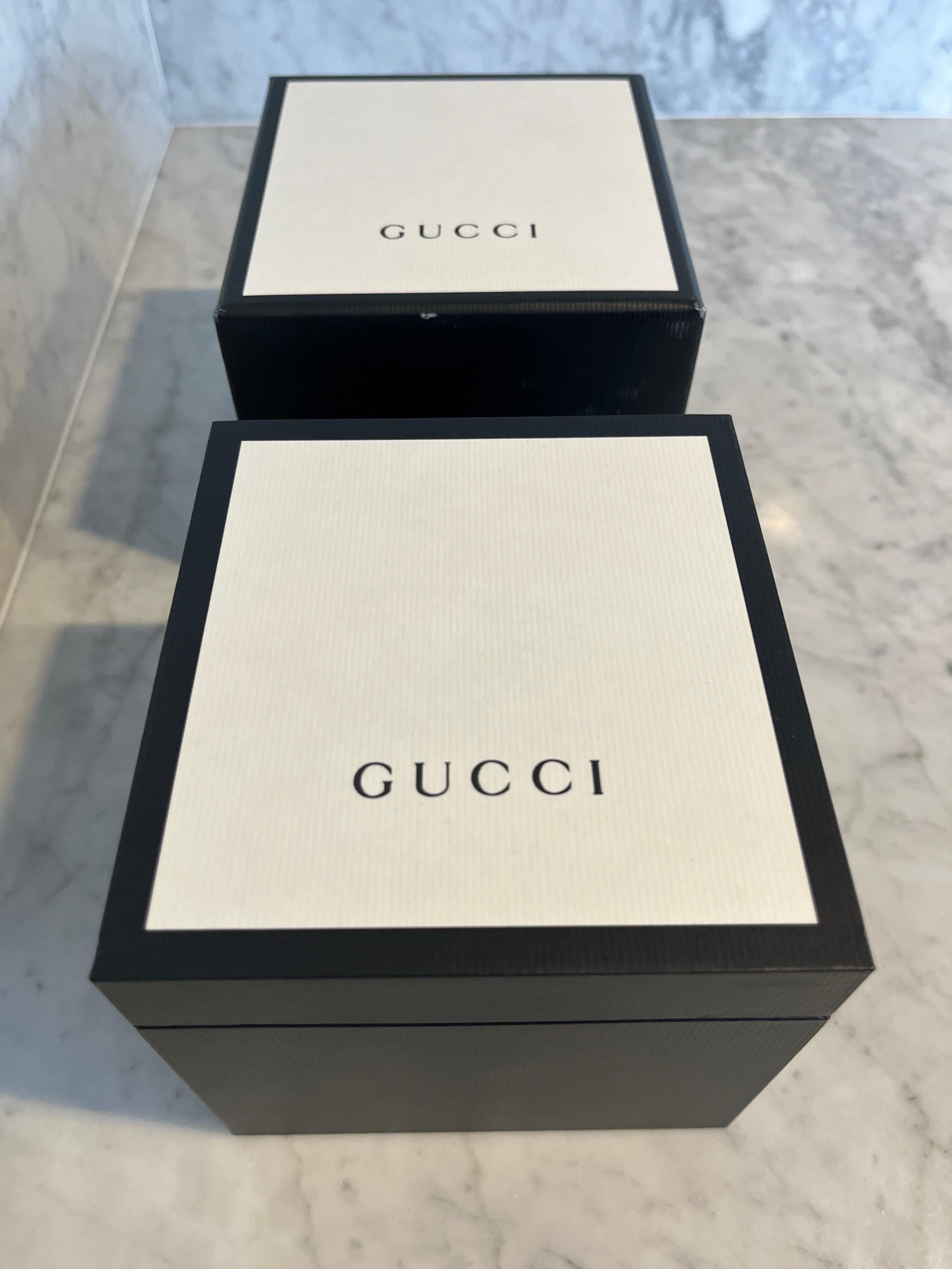 Gucci Montre pour femme 