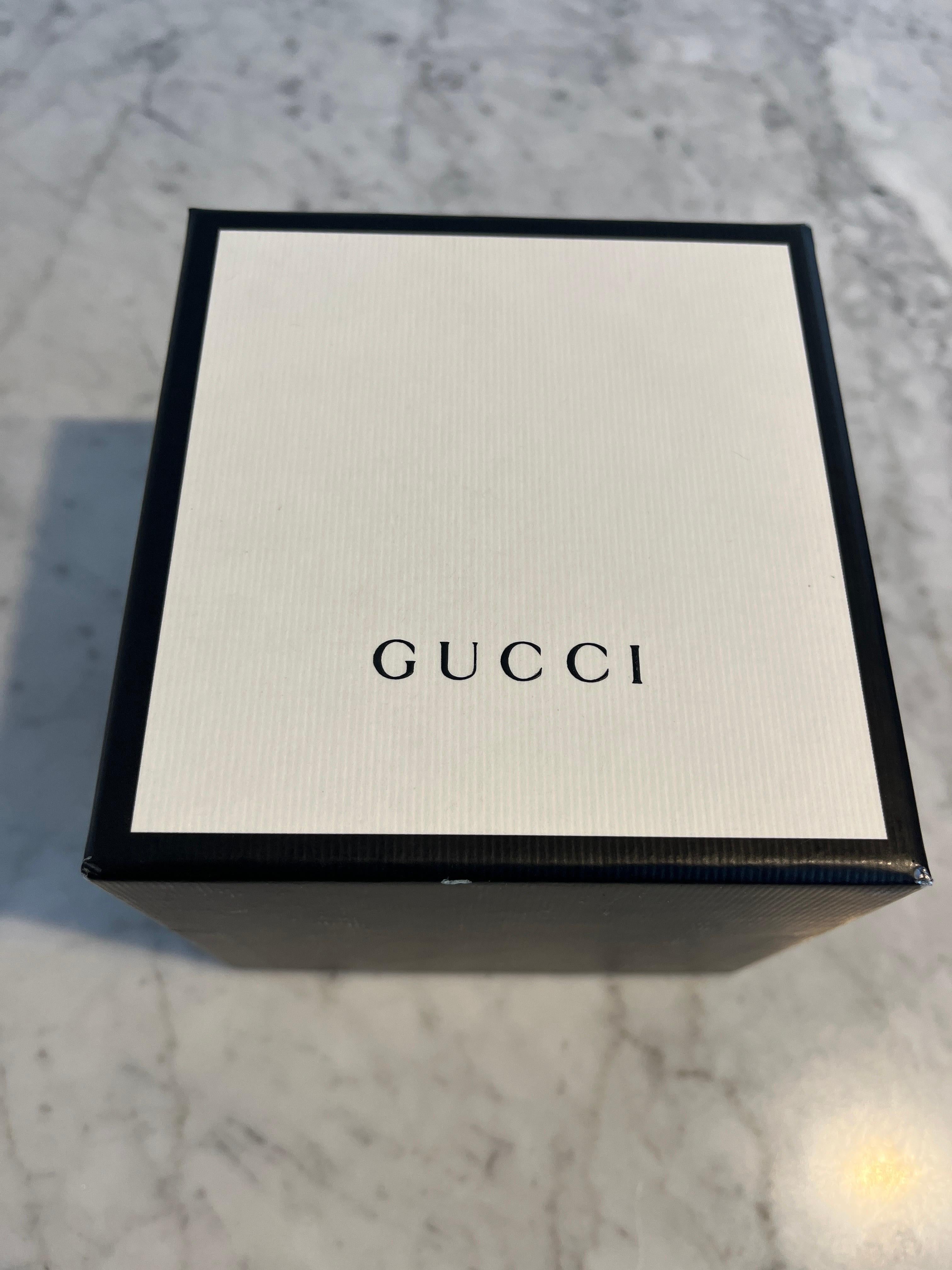  Gucci Montre pour femme 