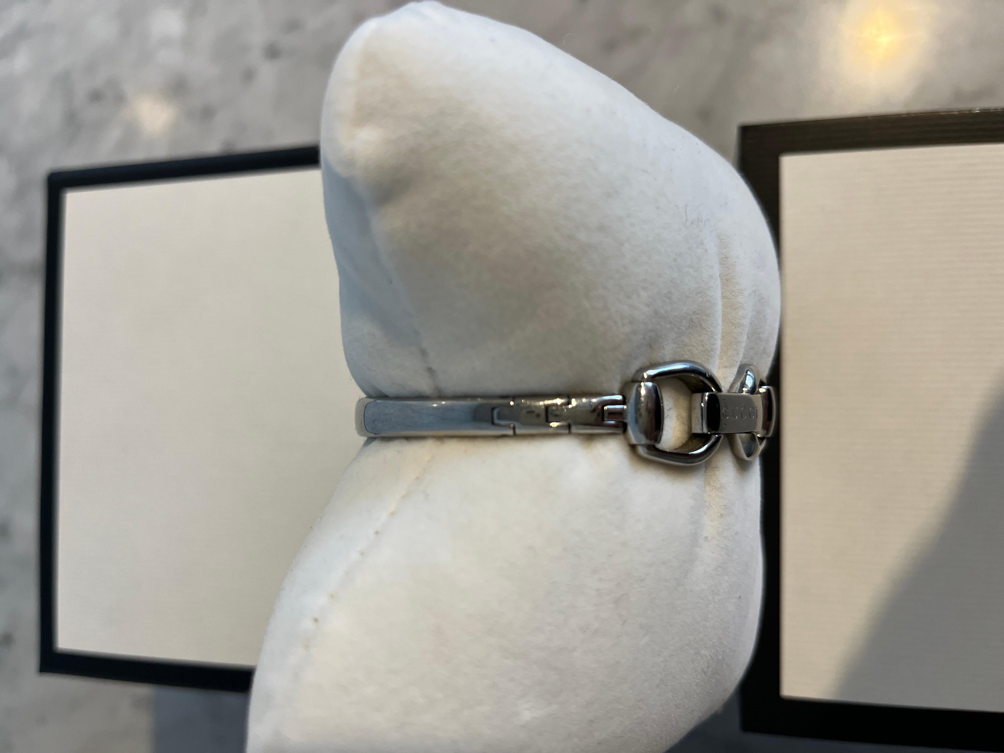 Gucci Montre pour femme 