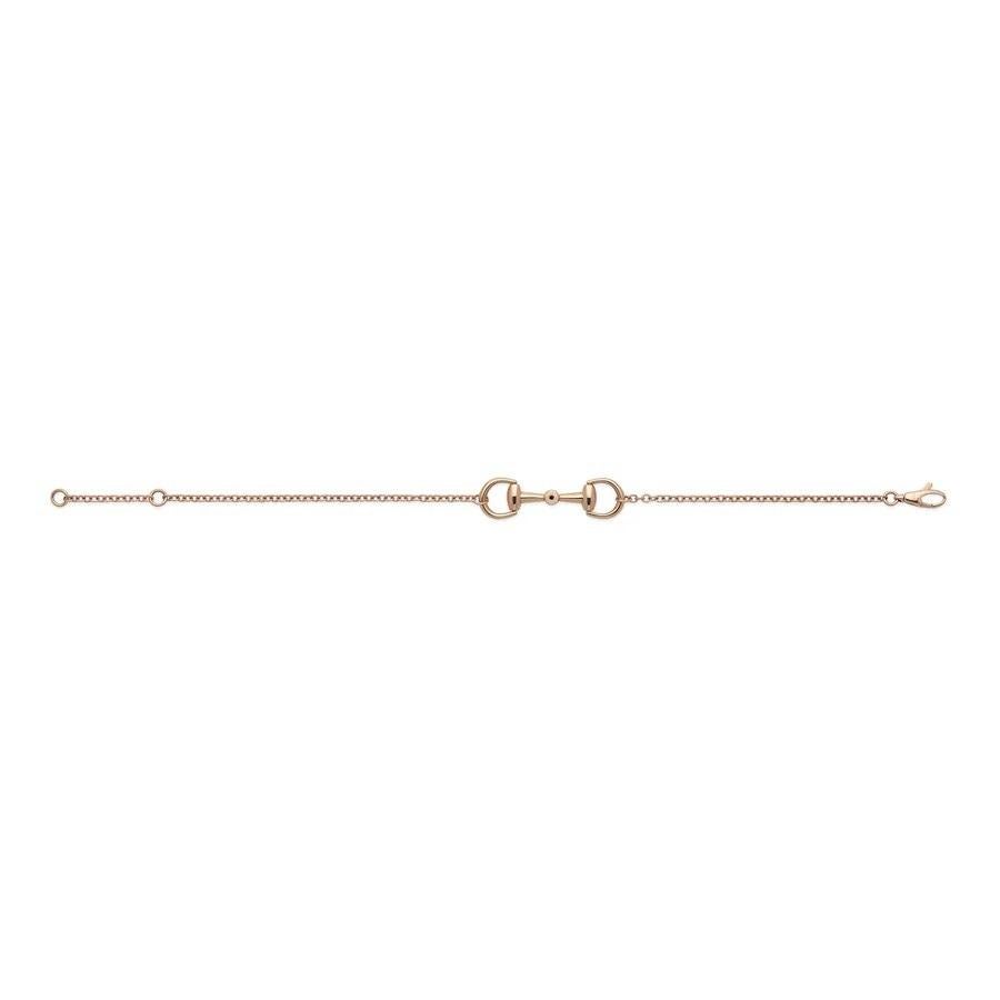 Gucci celebrates the 20th anniversary of the signature Horsebit jewelry line with classic and iconic pieces in 18k rose gold with diamonds. This chain Horsebit bracelet is enriched by a central sparkling white diamond.

1 white diamonds,