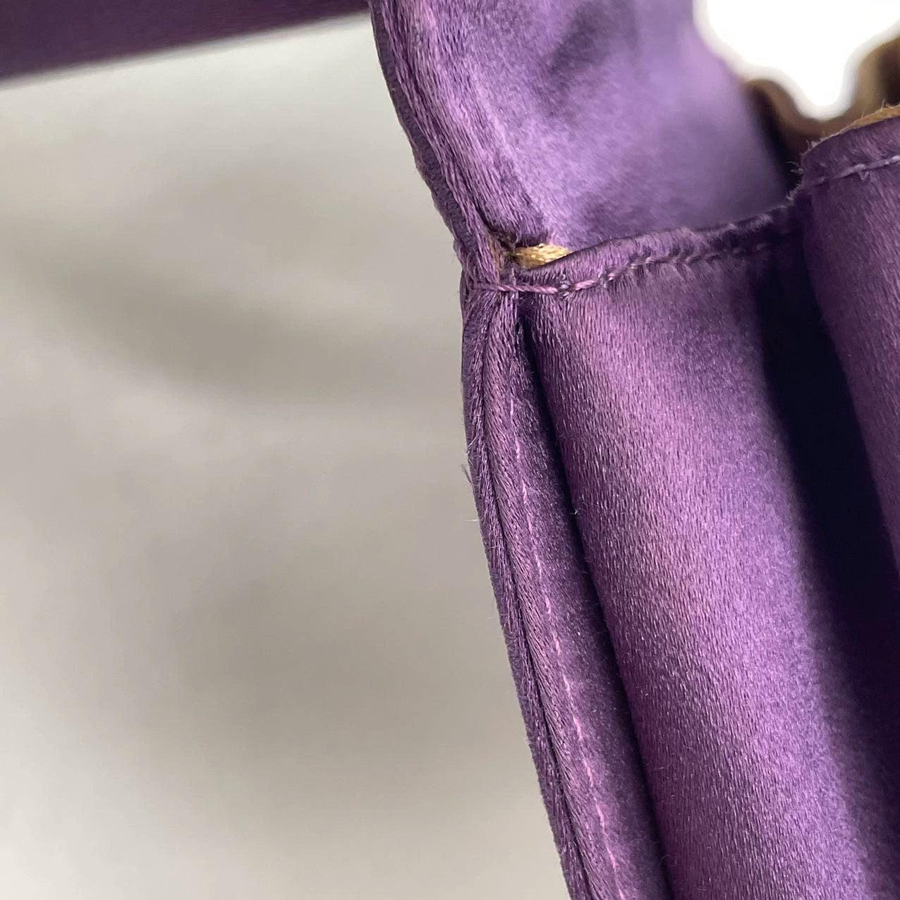 Gucci Night Super Mini sac à poignée en satin violet avec sangle en vente 10