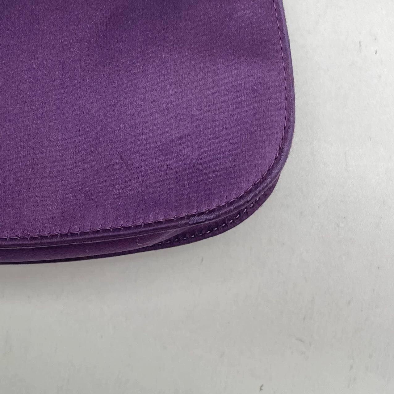 Gucci Night Super Mini sac à poignée en satin violet avec sangle en vente 11