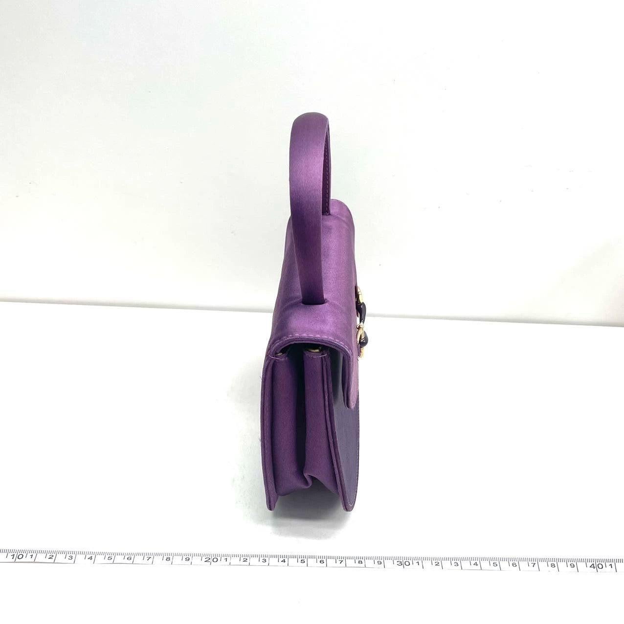 Gucci Night Super Mini sac à poignée en satin violet avec sangle Pour femmes en vente