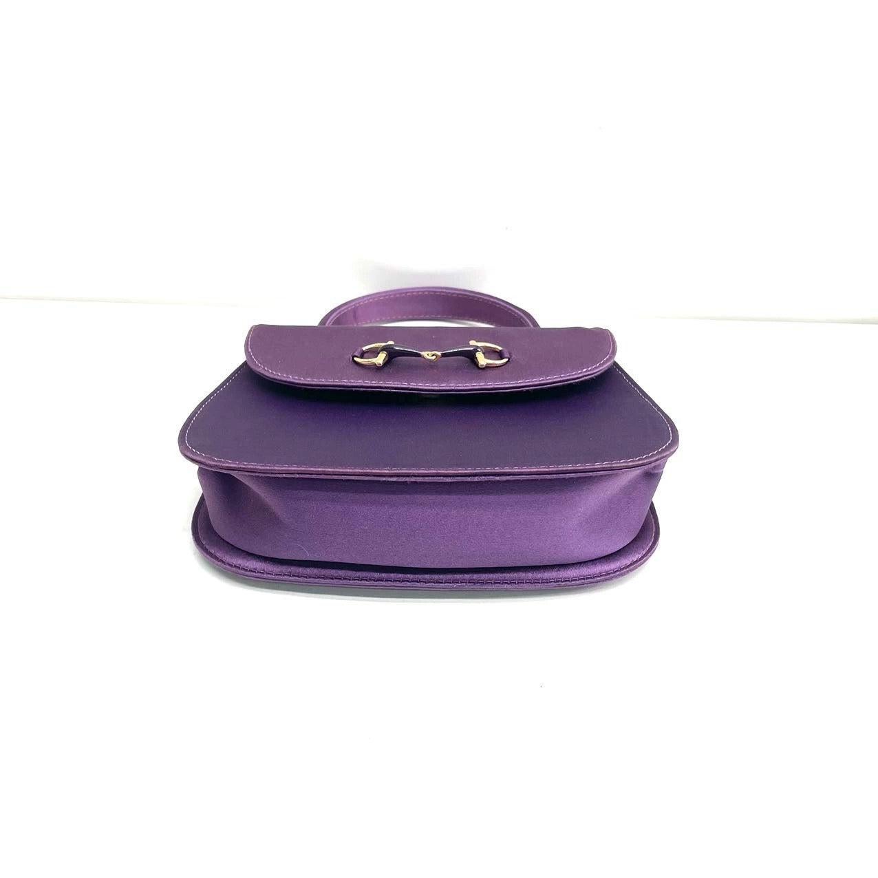 Gucci Night Super Mini sac à poignée en satin violet avec sangle en vente 1