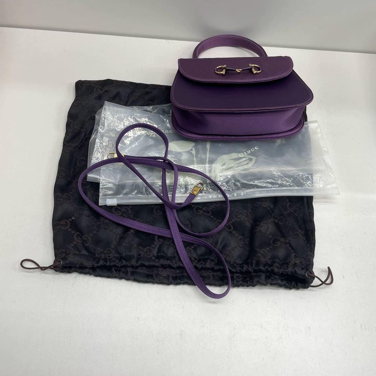 Gucci Night Super Mini sac à poignée en satin violet avec sangle en vente 2