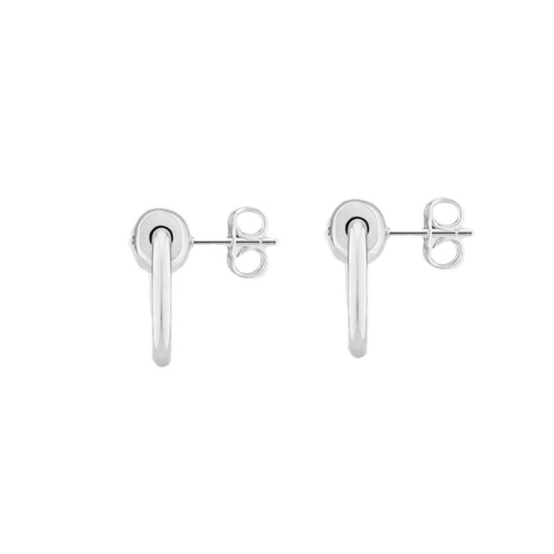 The equestrian-inspired motif lends its appeal in several silhouettes. This pair of earrings features two small hoops that recall the structure of the signature Horsebit emblem. A Gucci engraving completes the design.

This item will arrive