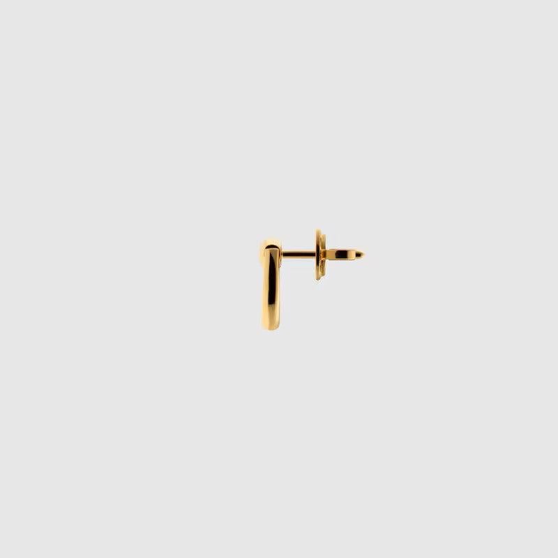 Gucci commemorates the 20th anniversary of its iconic Horsebit jewelry collection with timeless pieces crafted in 18k yellow gold. Among these, a pair of stud earrings, featuring the distinctive half-Horsebit design Gucci Ladies Earrings. SKU: