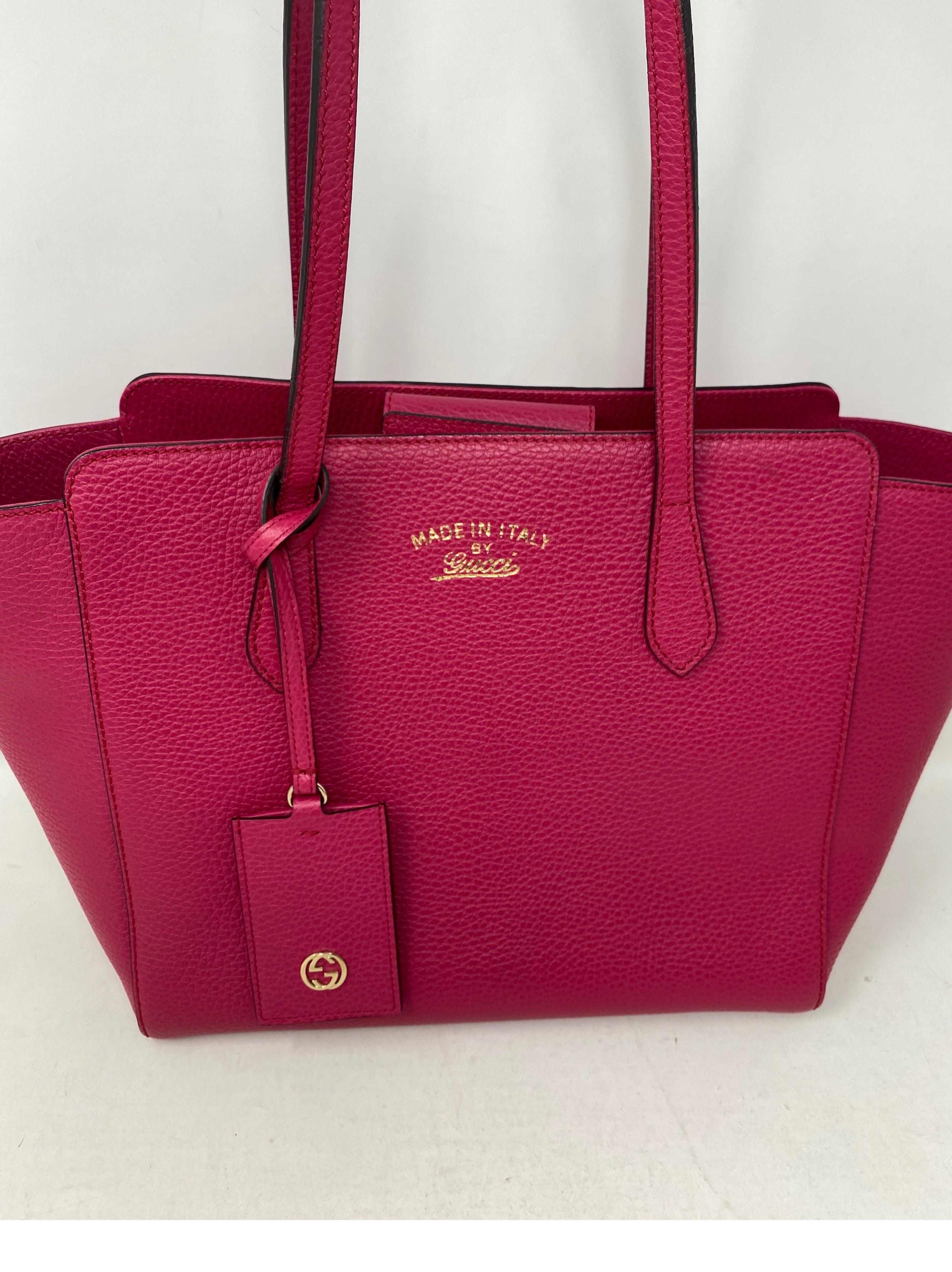 Gucci Hot Pink Ledertasche im Zustand „Hervorragend“ in Athens, GA