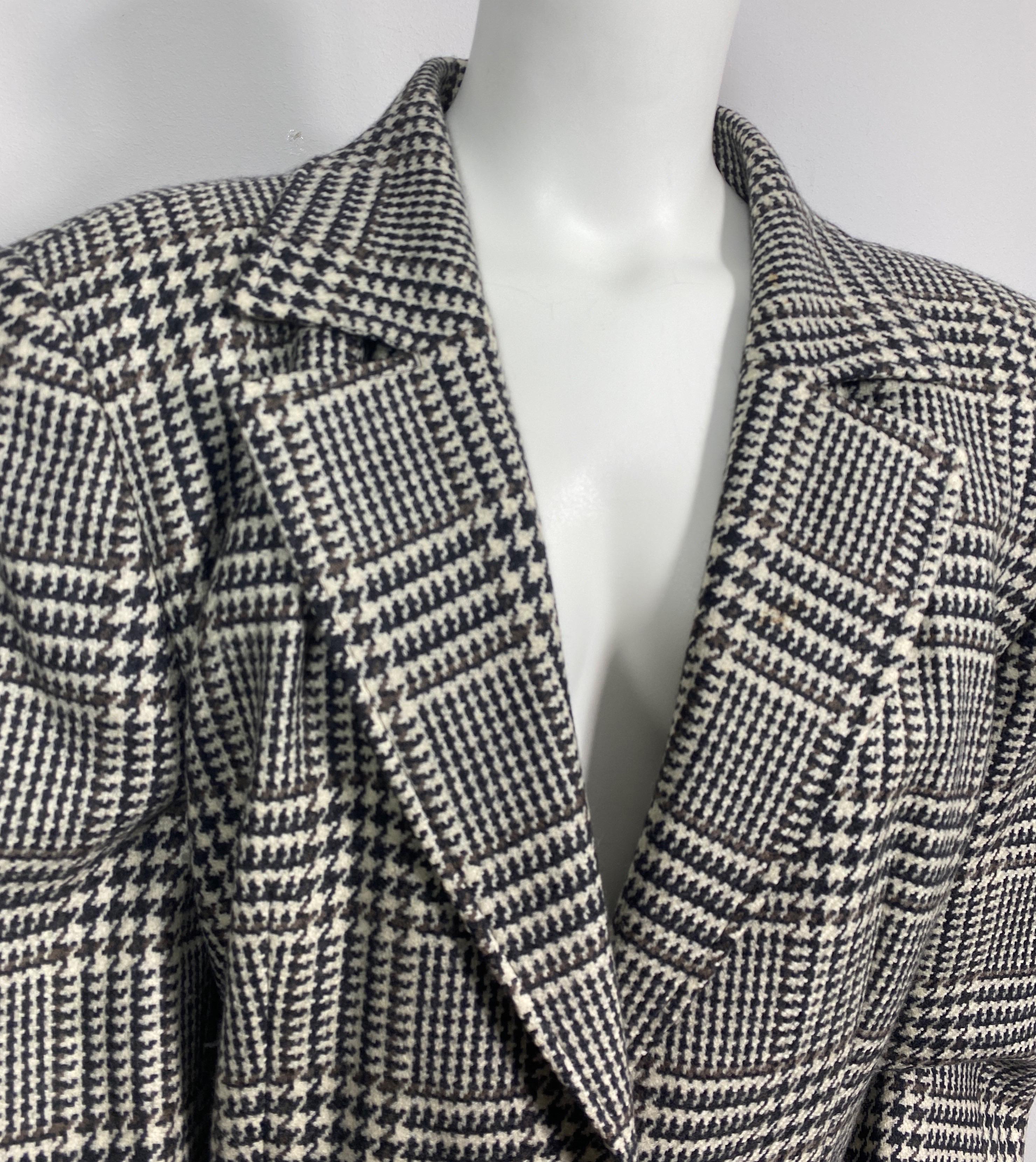 Gucci Houndstooth 1980’s Wool Blazer Jacket-Size 48 In Good Condition For Sale In West Palm Beach, FL