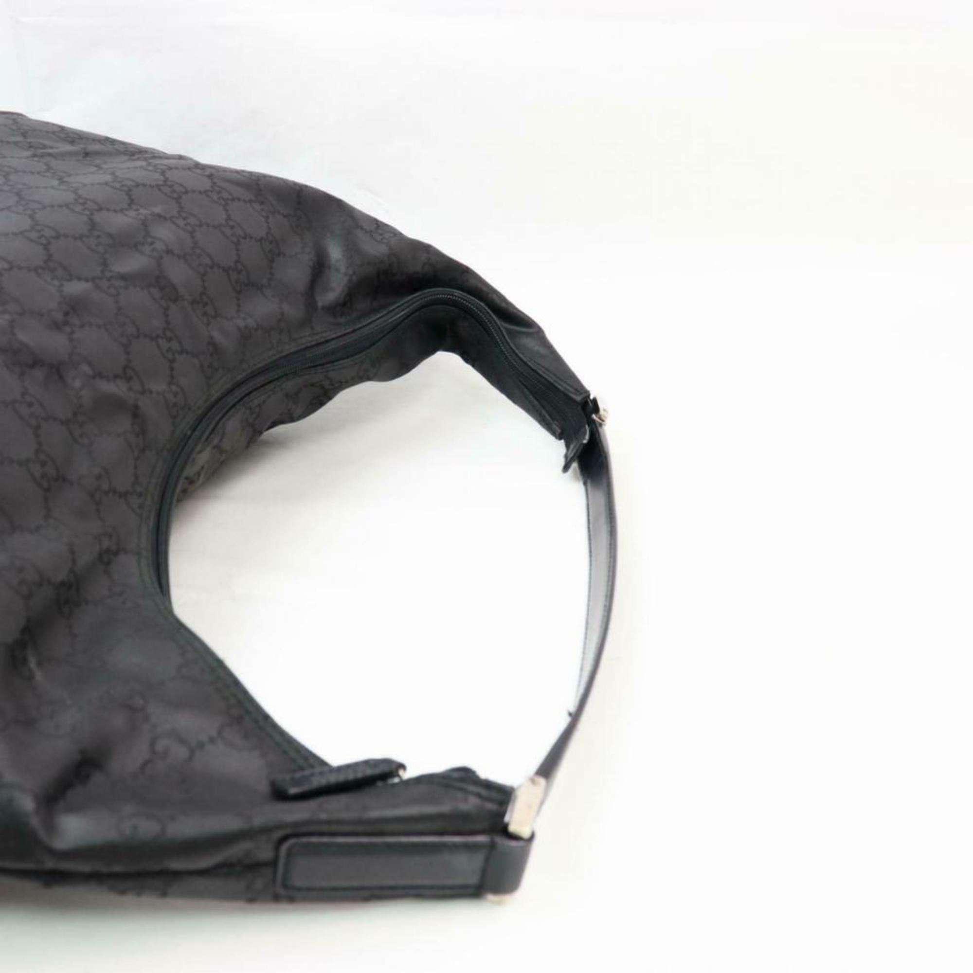 Gucci Huge Extra Large Signature Jumbo Hobo 870240 Black Nylon Shoulder Bag In Good Condition For Sale In Forest Hills, NY