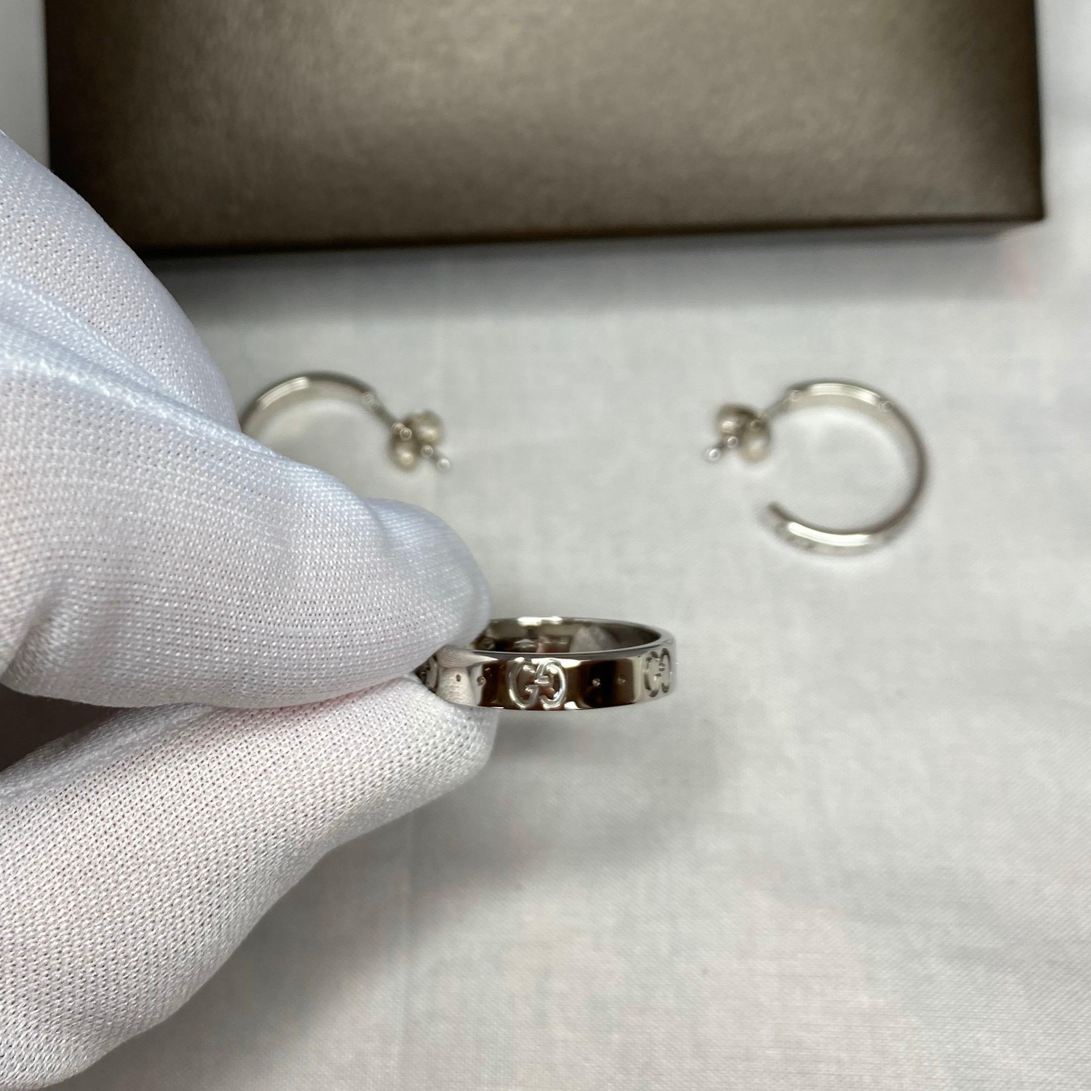 Gucci Icon 18 Karat White Gold Band Ring and Hoop Earring Set 4