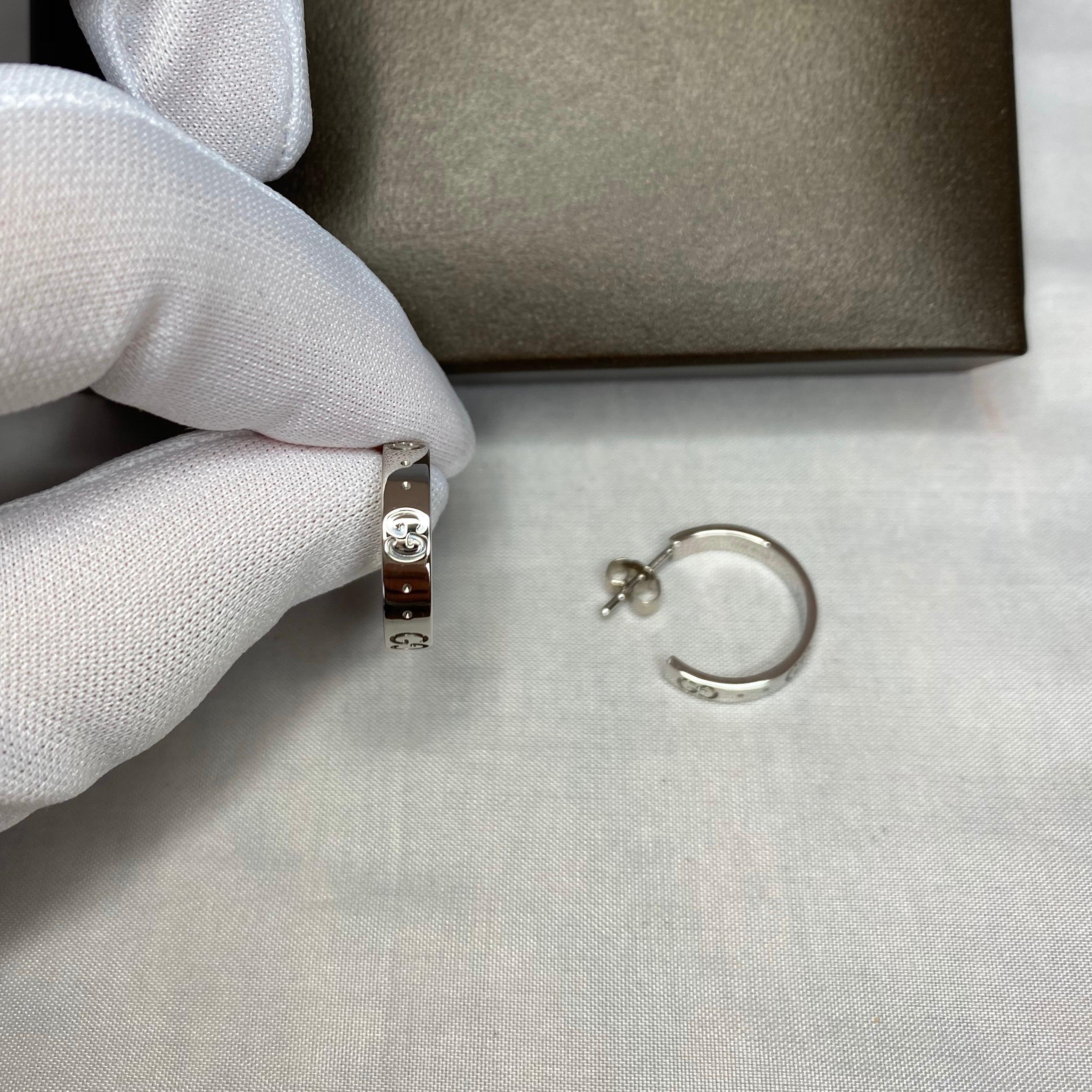 Gucci Icon 18 Karat White Gold Band Ring and Hoop Earring Set 1