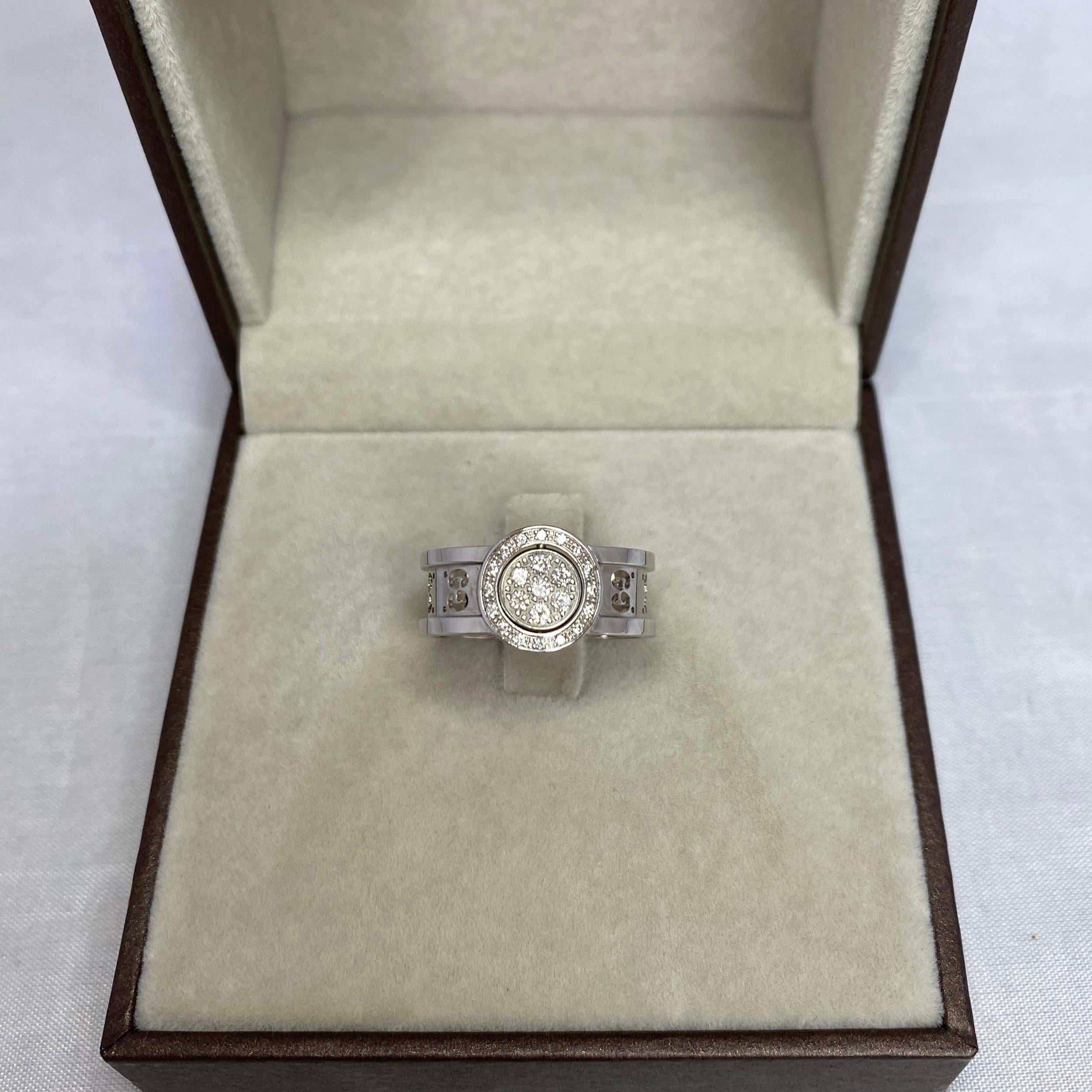 Gucci Icon 18 Karat White Gold Diamond Twirl Twist Ring with Box and Papers 15 In Excellent Condition In Birmingham, GB