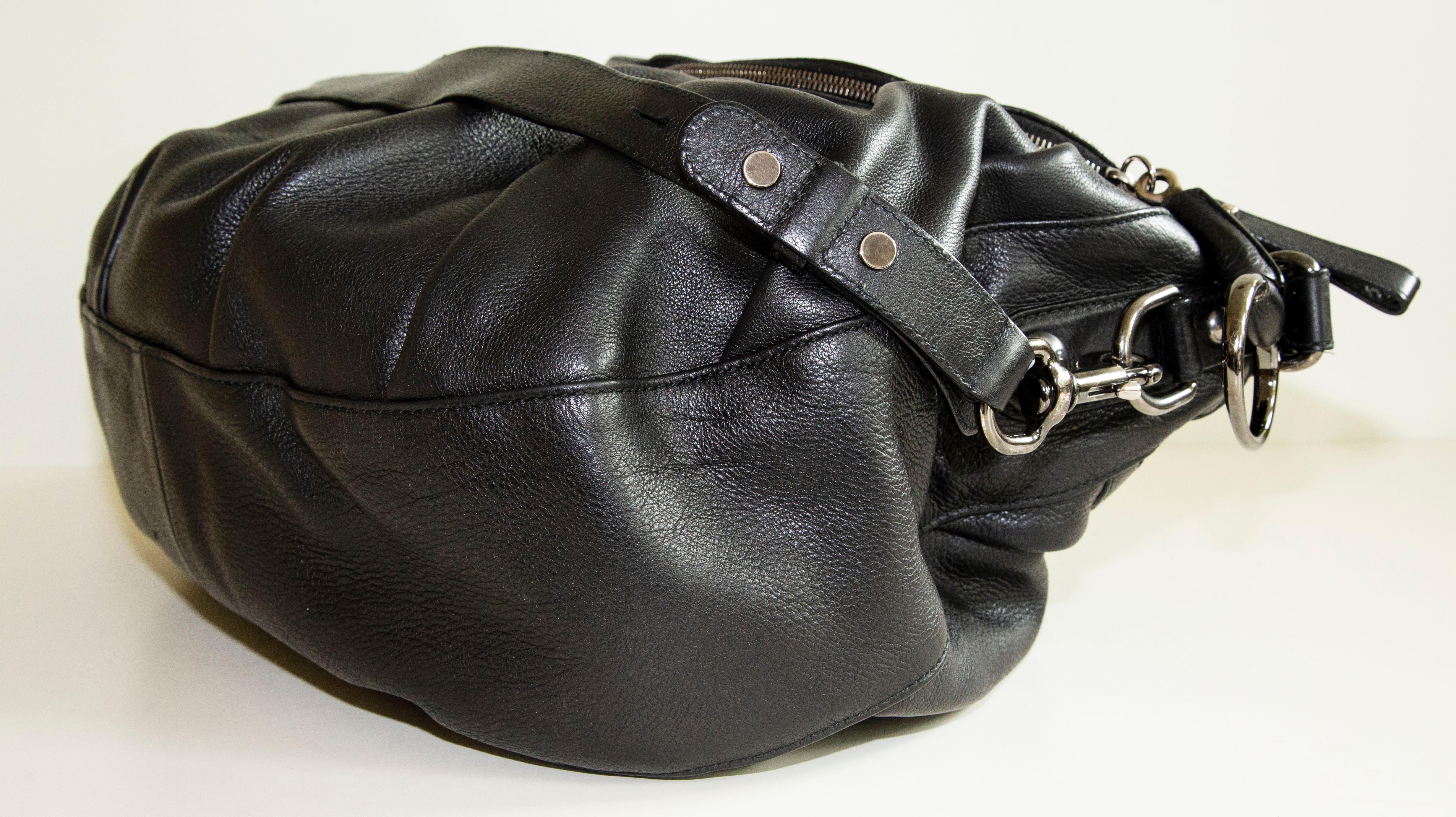 Gucci Icon Bit Medium Pebbled Leather Shoulder Bag in Black Leather For Sale 1