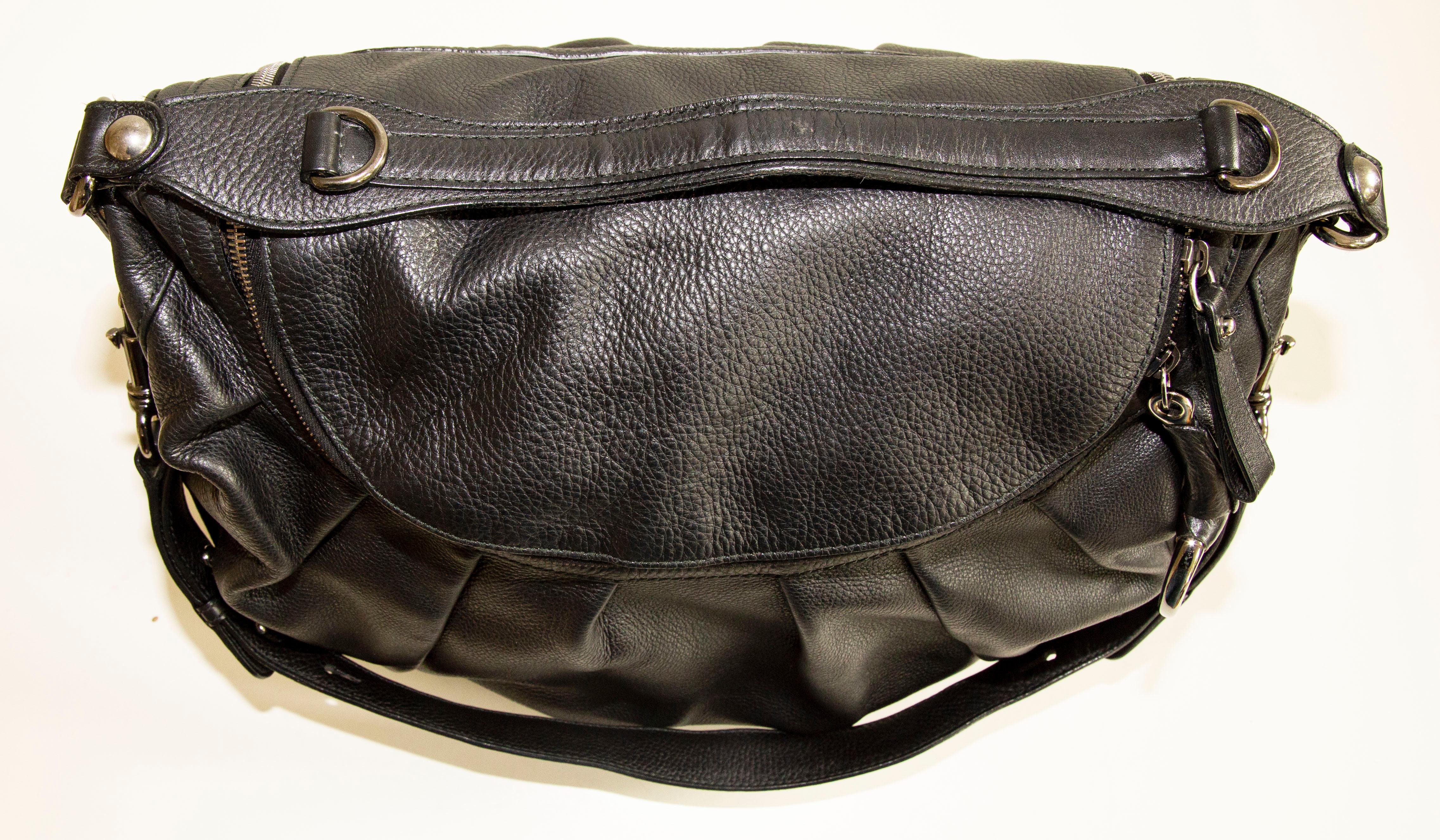 Gucci Icon Bit Medium Pebbled Leather Shoulder Bag in Black Leather For Sale 2