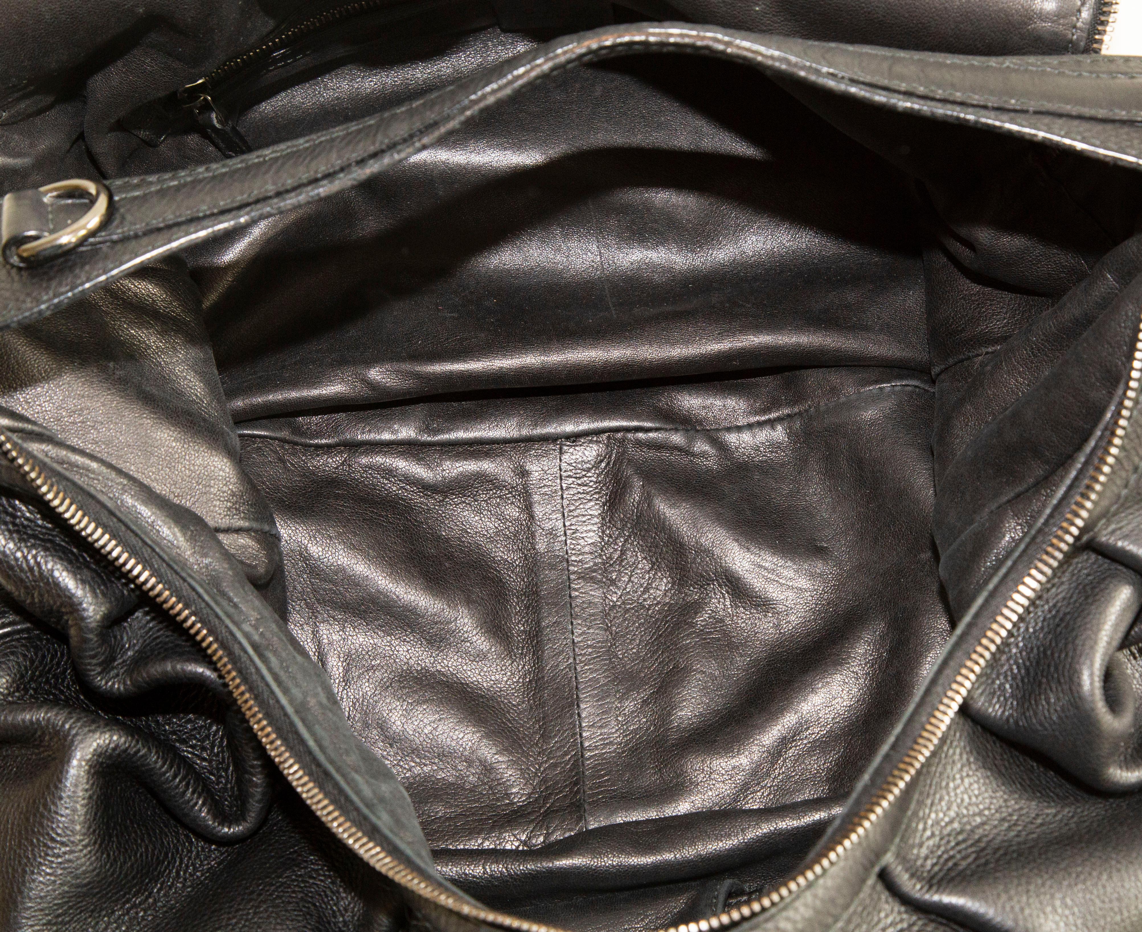 Gucci Icon Bit Medium Pebbled Leather Shoulder Bag in Black Leather For Sale 4