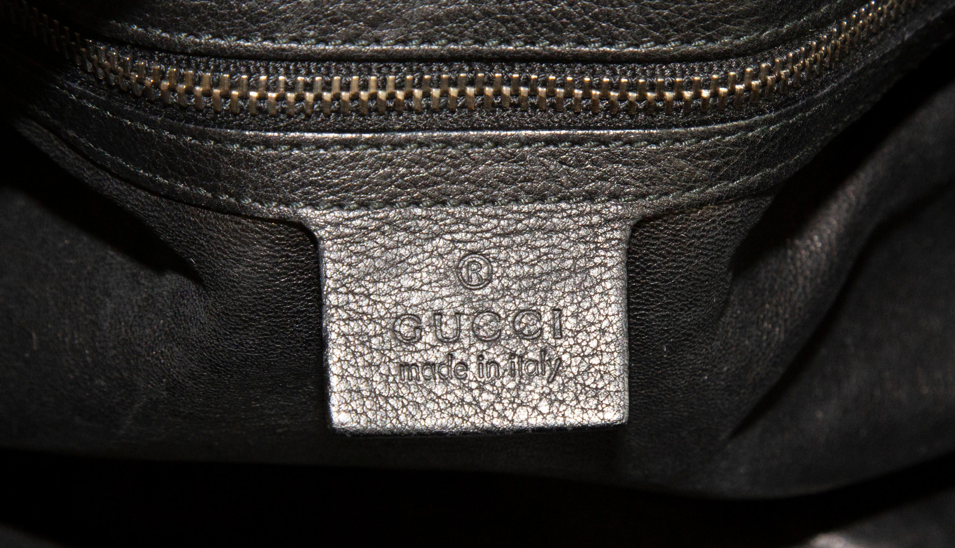 Gucci Icon Bit Medium Pebbled Leather Shoulder Bag in Black Leather For Sale 5