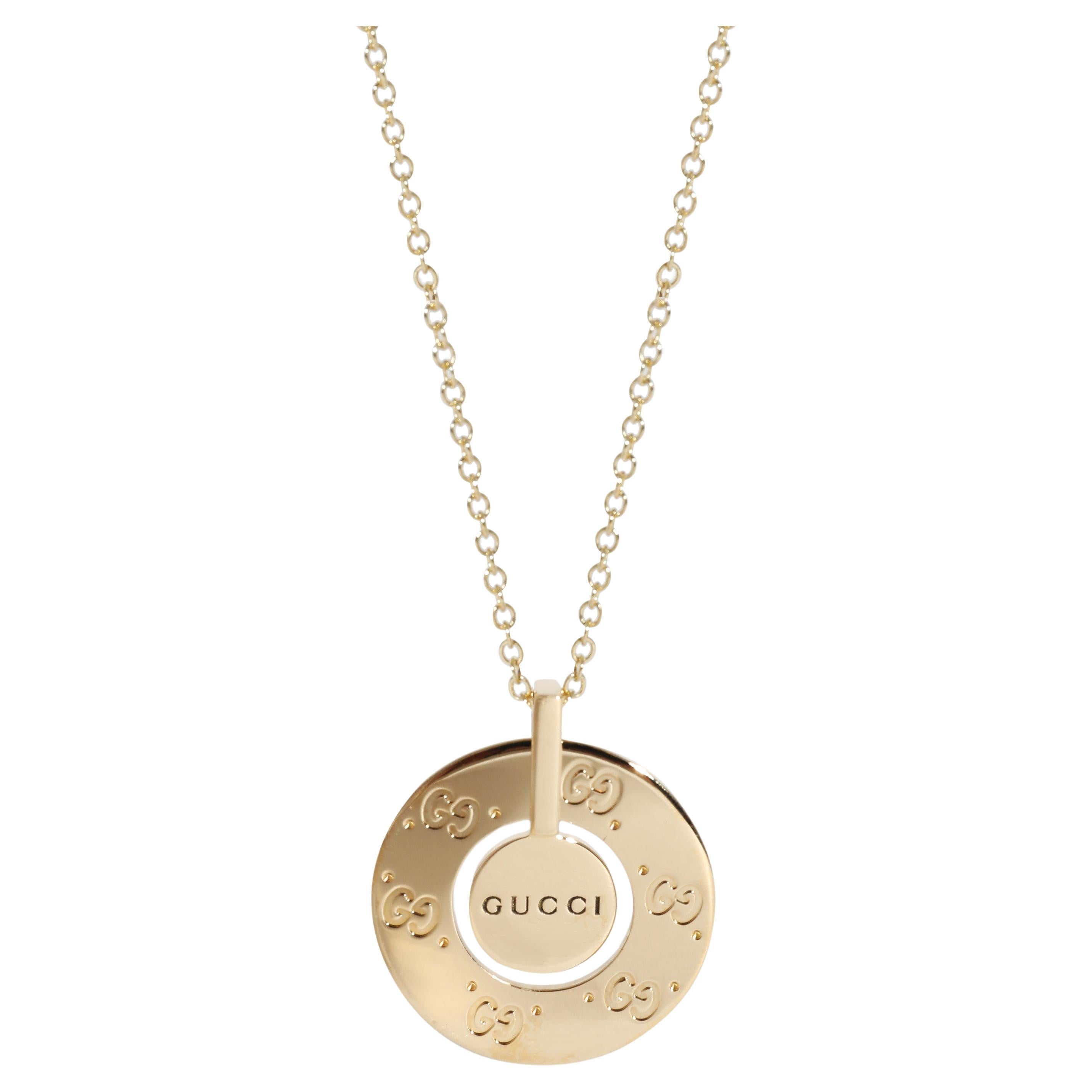 Gucci Icon Circle Pendant in 18K Yellow Gold For Sale
